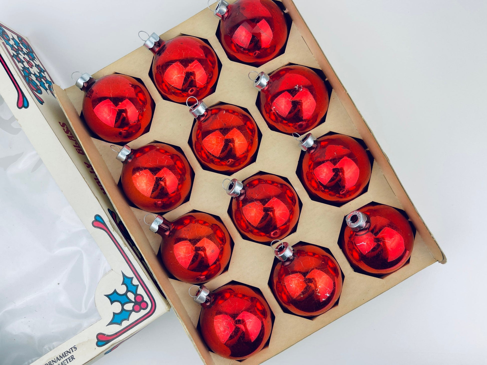 Product image for 'vintage red glass christmas tree ornaments set of twelve 12 american made by holly ornaments' (view 5b9b87)