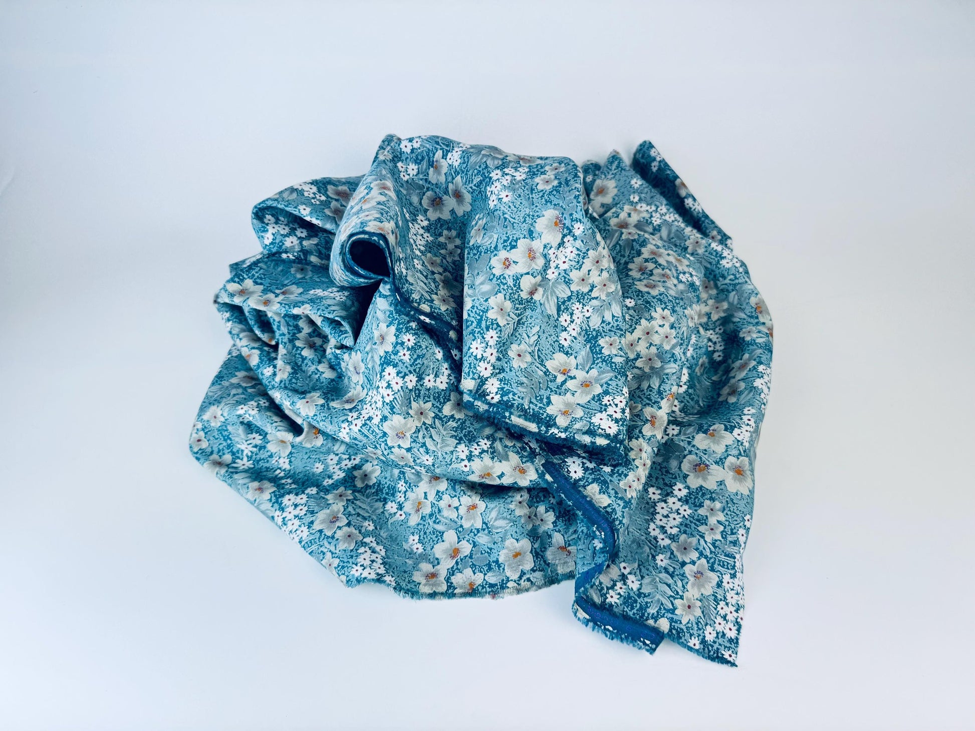 Product image for 'vintage blue white grey floral silky polyester fabric 43 x 86' (view 24cf74)