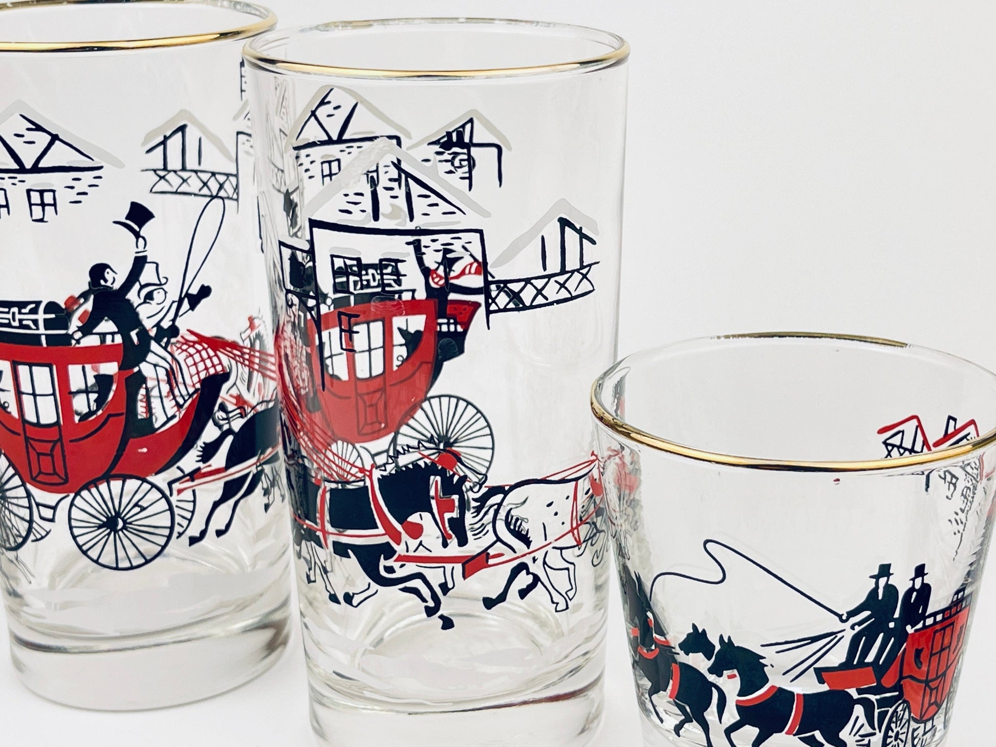 Product image for 'vintage winter stagecoach libbey drinking glasses highball lowball set of four 4 gold rimmed top' (view d5783e)