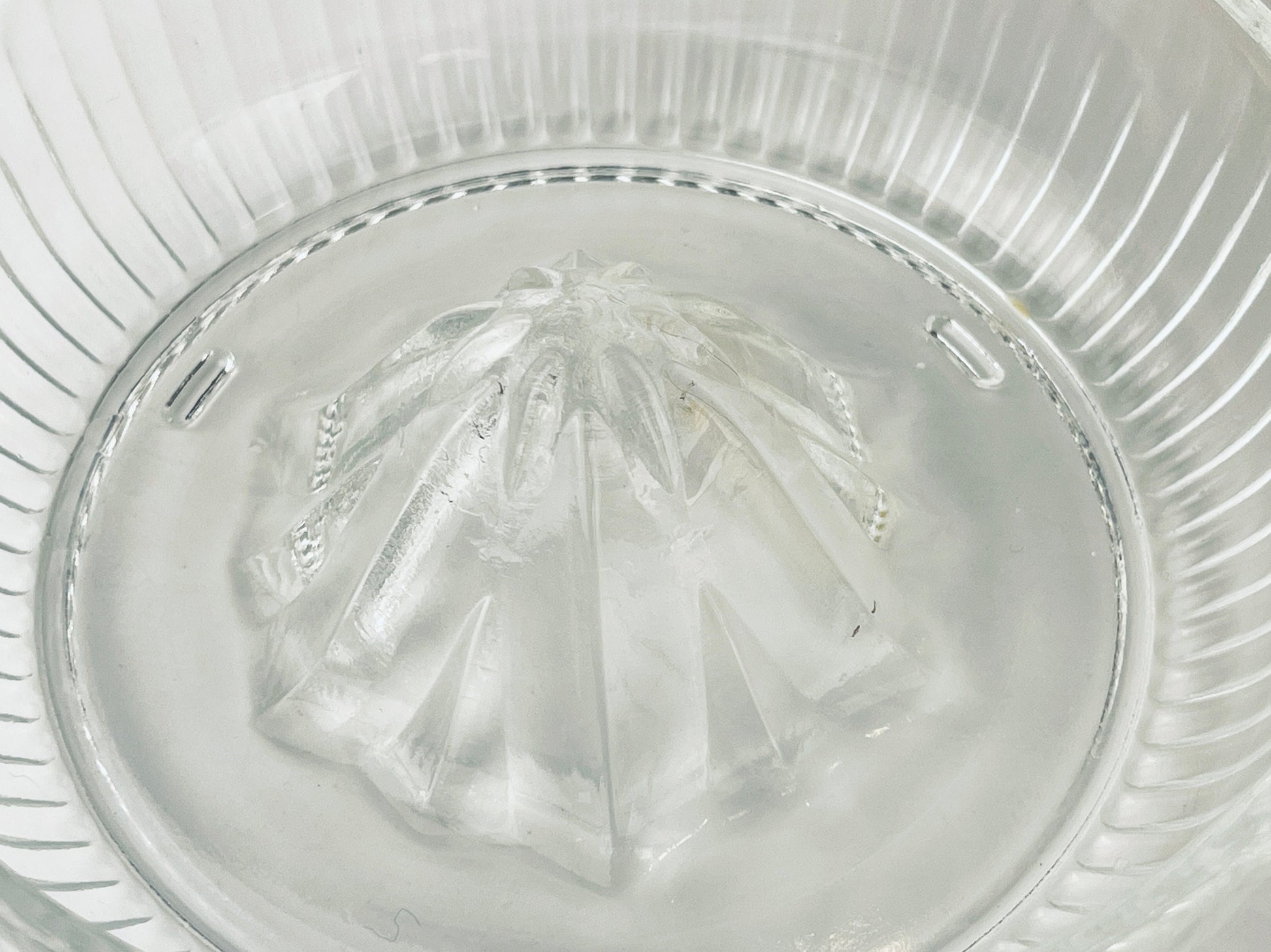 Product image for 'vintage ribbed glass orange citrus juicer reamer' (view 471bc1)