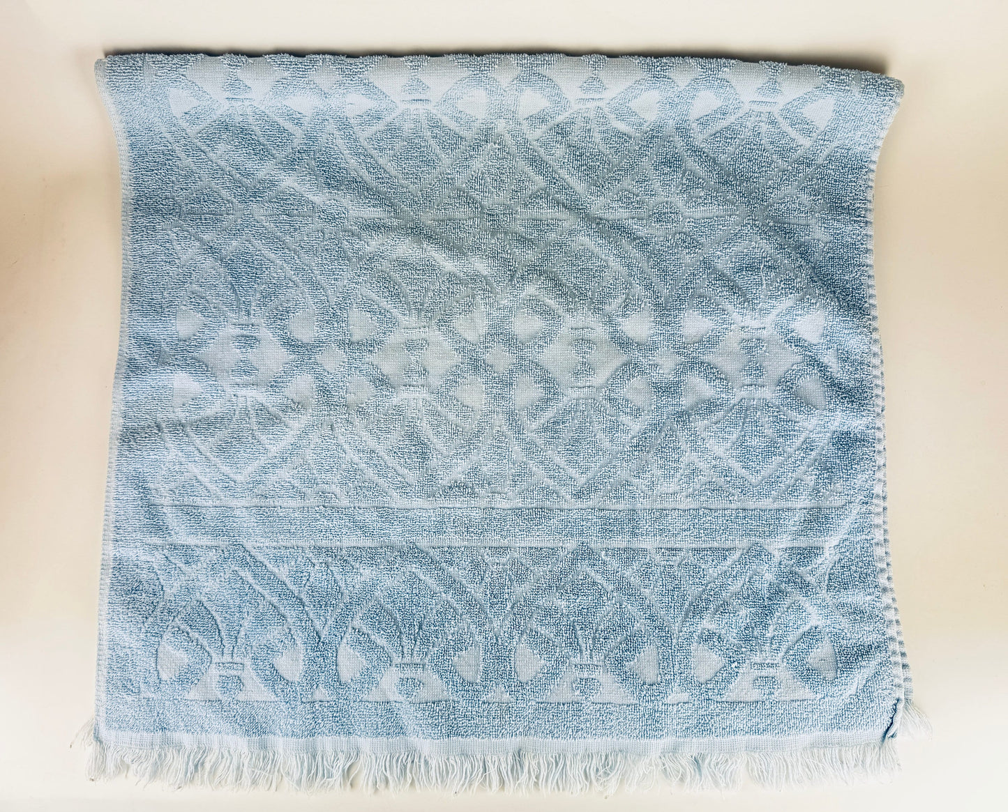 Product image for 'vintage blue textured fringe rectangular bath towel cotton polyester blend made in canada' (view 4fe89e)