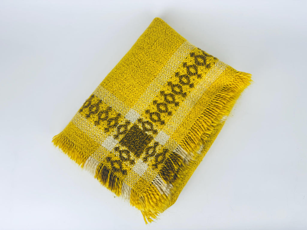 Product image for 'vintage embroidered bright yellow brown white geometric pattern fringe square table cloth' (view a93090)