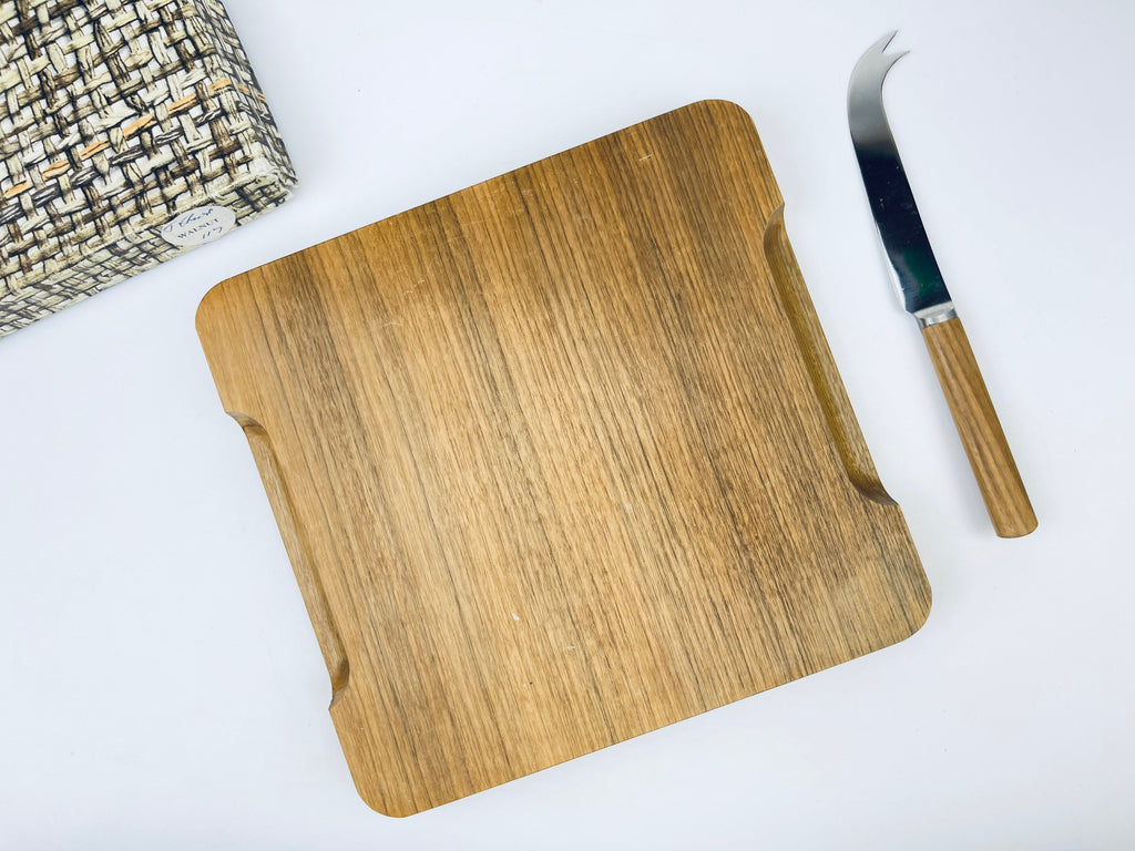 Product image for 'vintage walnut cheese charcuterie board knife set made in england gift box included' (view cf073c)