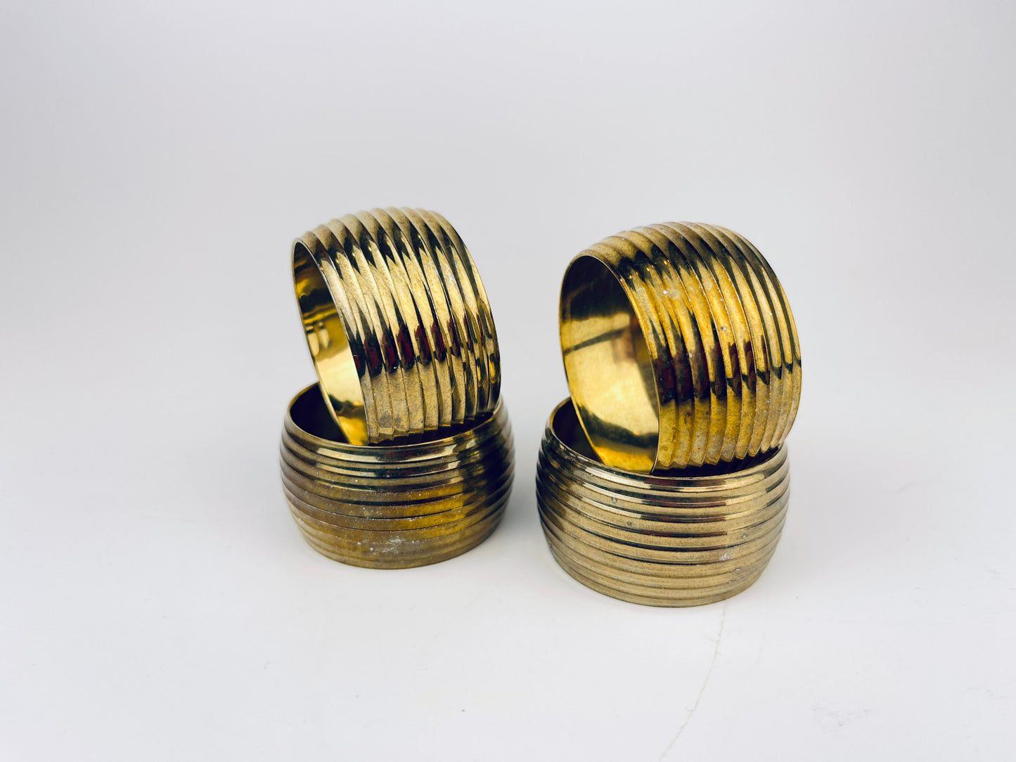 Product image for 'vintage striped brass napkin ring holders set of four 4' (view 470cfb)