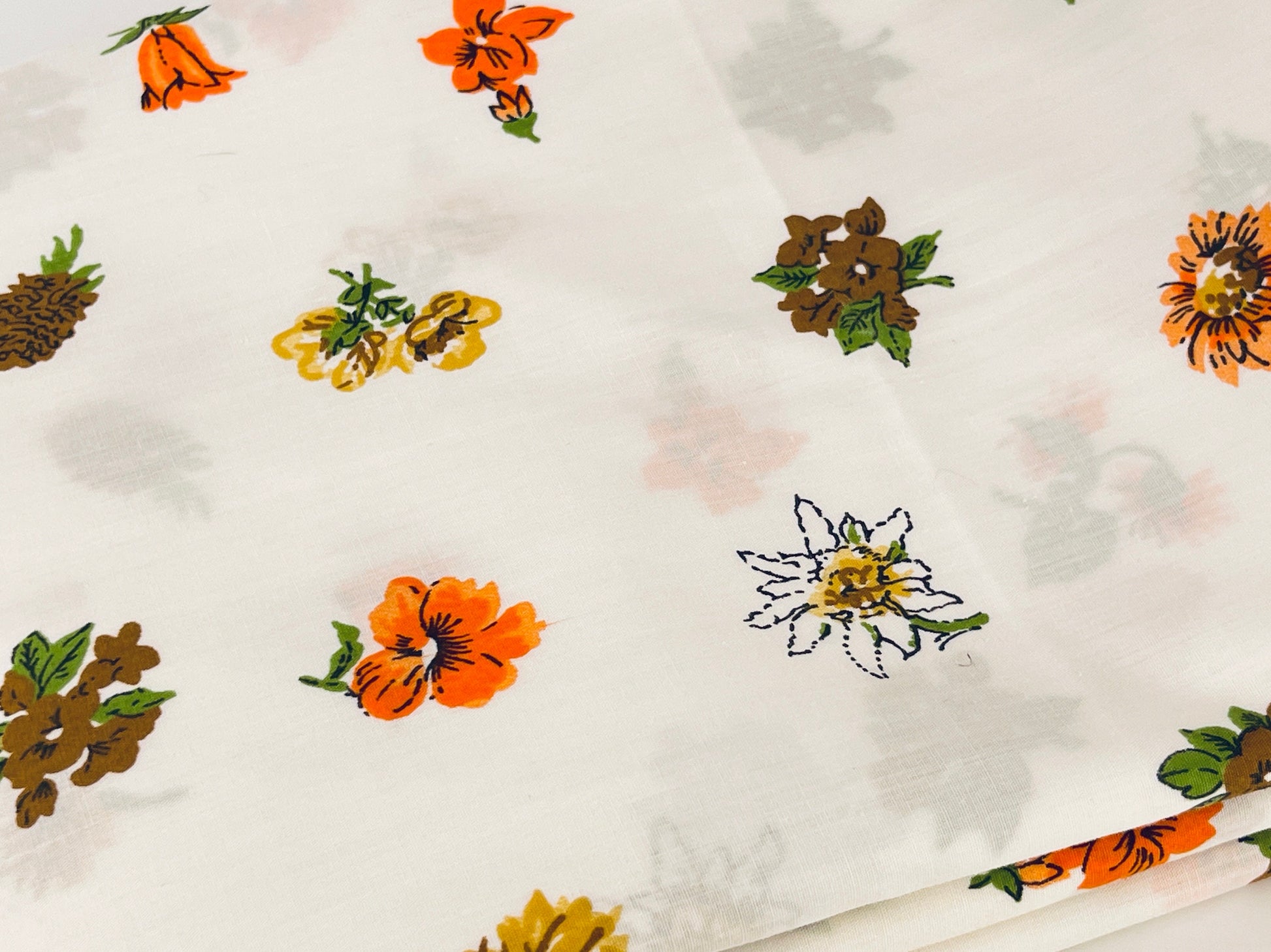 Product image for 'vintage white orange brown floral polyester fabric material 45 x 126' (view a7adb2)