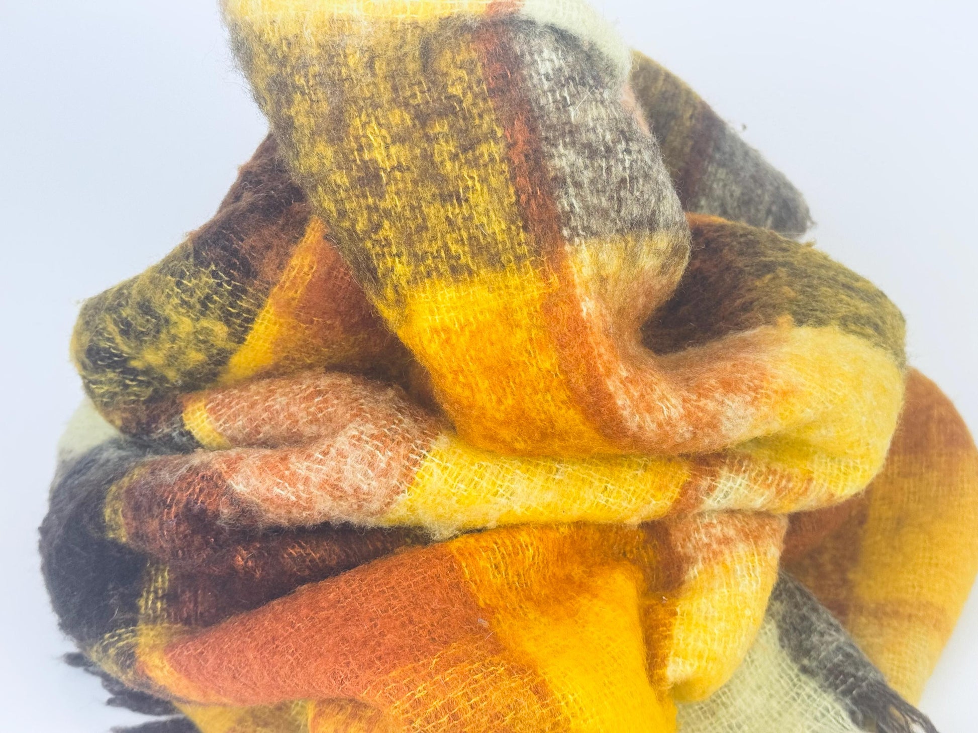 Product image for 'vintage sears plaid fringe blanket throw made in italy' (view 815b52)