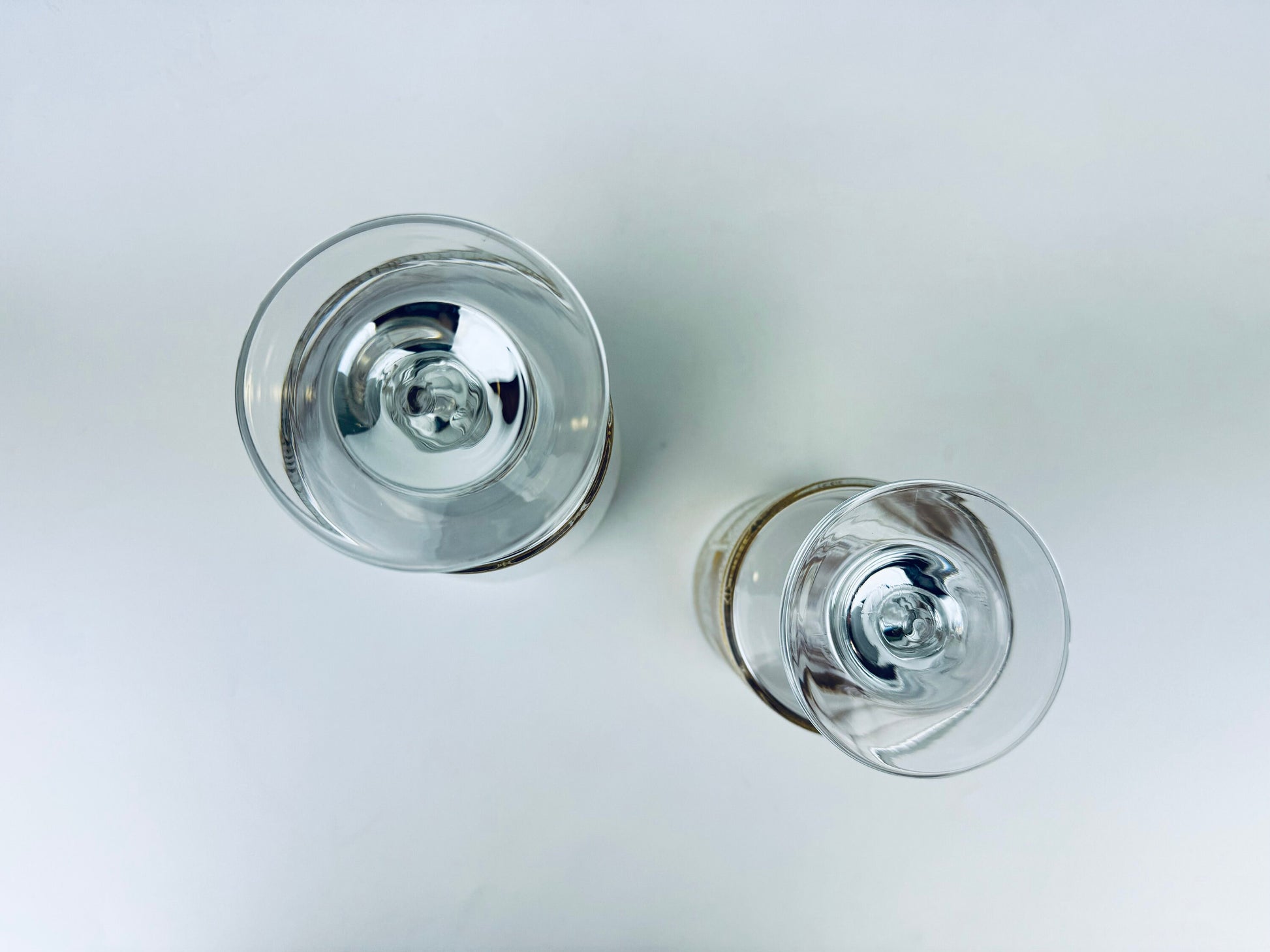 Product image for 'vintage culver tyrol 22 kt gold yellowstone national park souvenir pedestal glasses set of two 2' (view 7f6360)