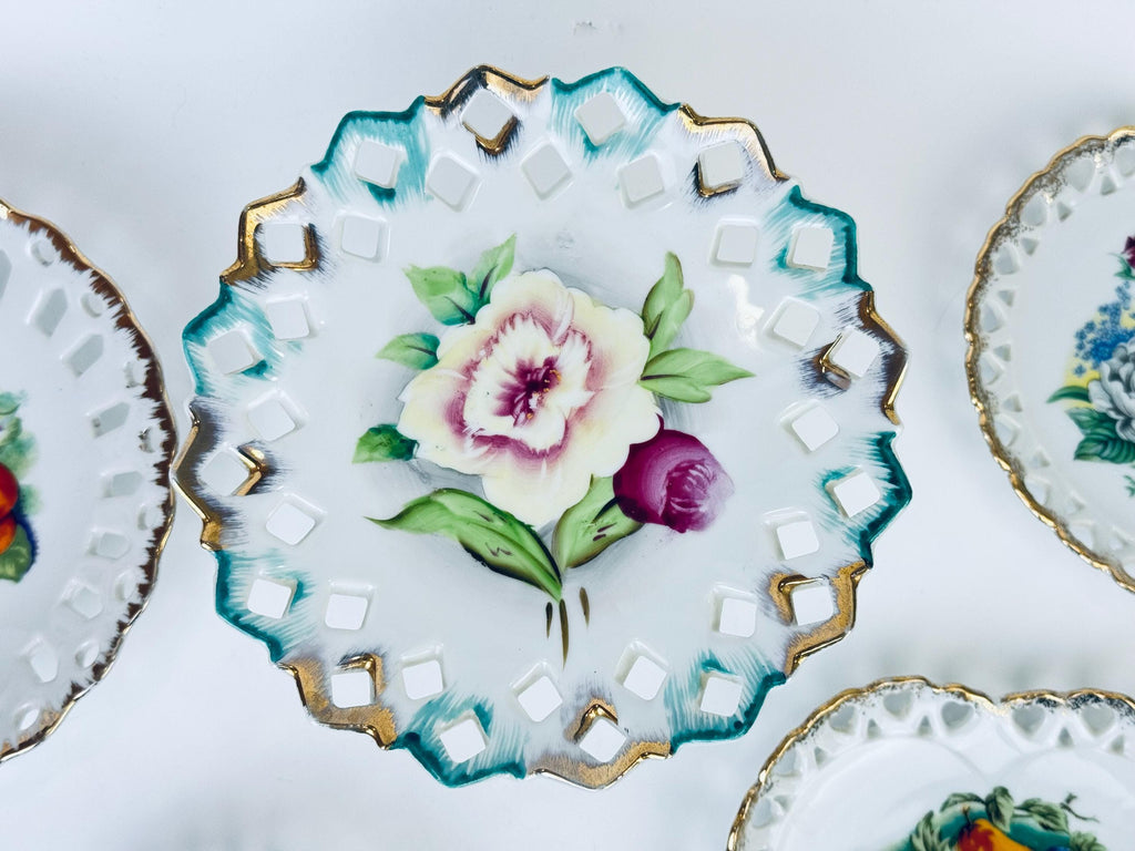 Product image for 'vintage scalloped white ceramic trinket dishes each sold separately' (view d76cf4)