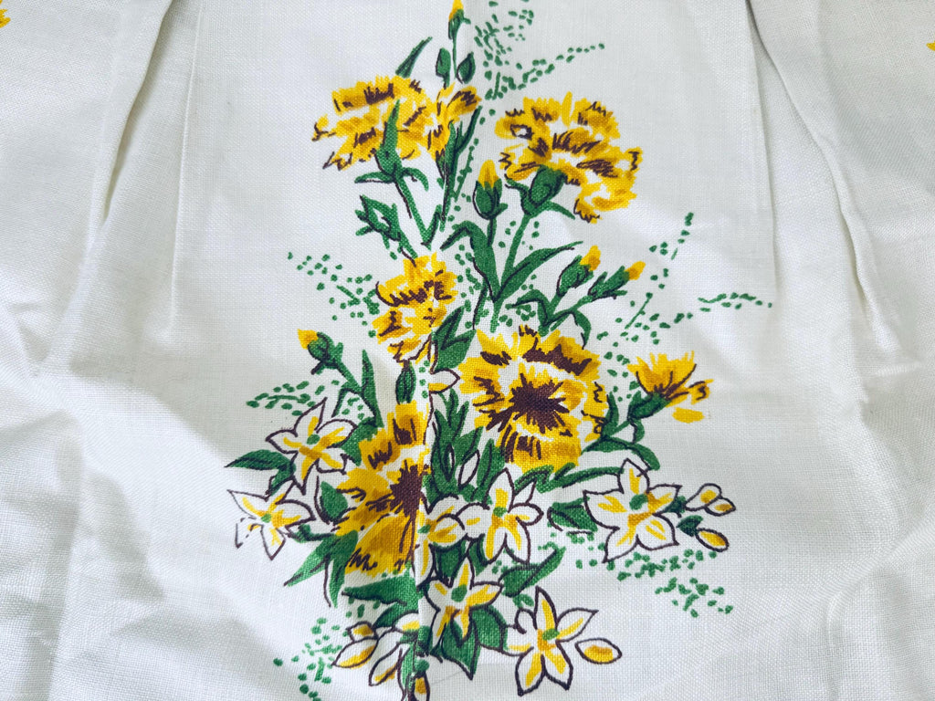 Product image for 'vintage hand printed yellow floral bouquet linen waist apron green strings all pure linen fast colours new old stock nos' (view 8303e3)
