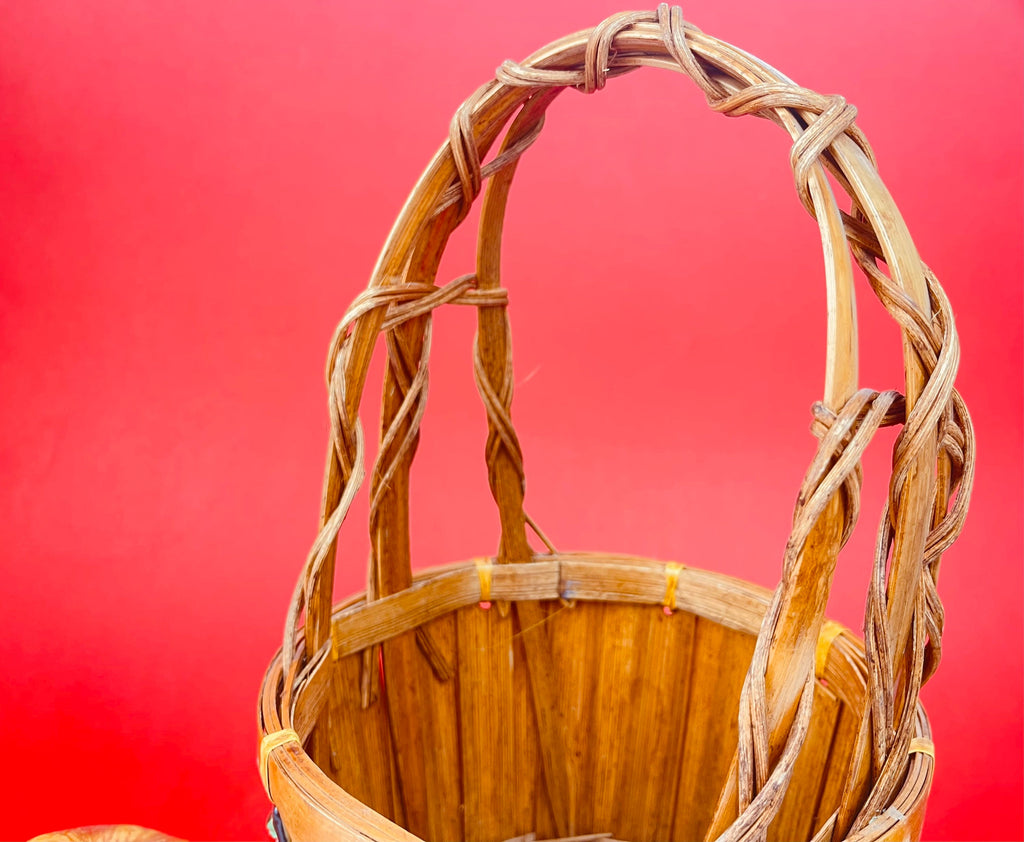 Product image for 'vintage country orchard wicker basket with red apple pattern farmhouse charm' (view ed4bf0)