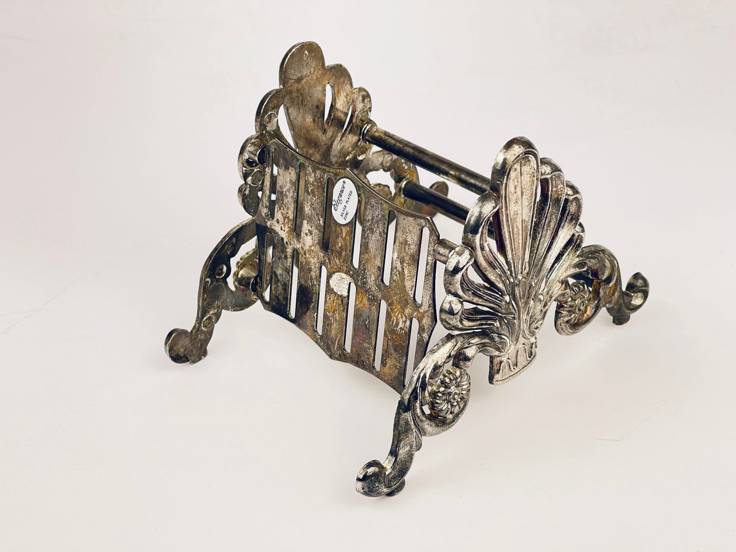 Product image for 'vintage hollywood regency silver knife holder ornate mid century kitchen accent' (view 0f85e8)