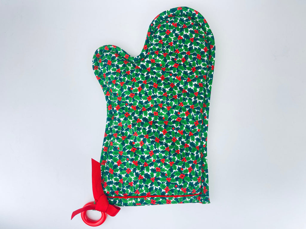 Product image for 'vintage christmas pot holder oven mitt mistletoe red berry design hanging loop bow' (view 802a0b)