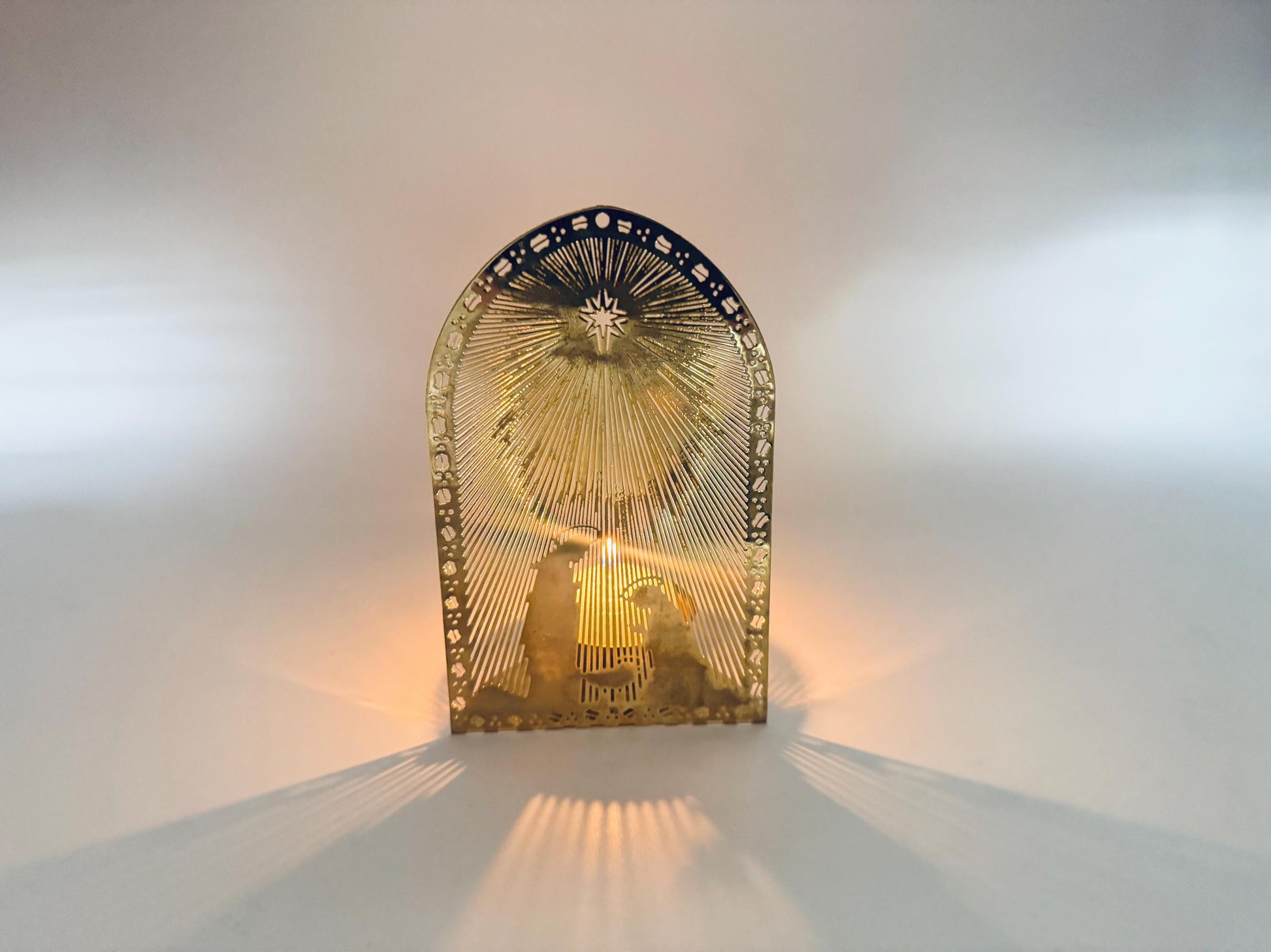 Product image for 'vintage gold plated brass christmas candleholder mary joseph jesus' (view 535ca0)
