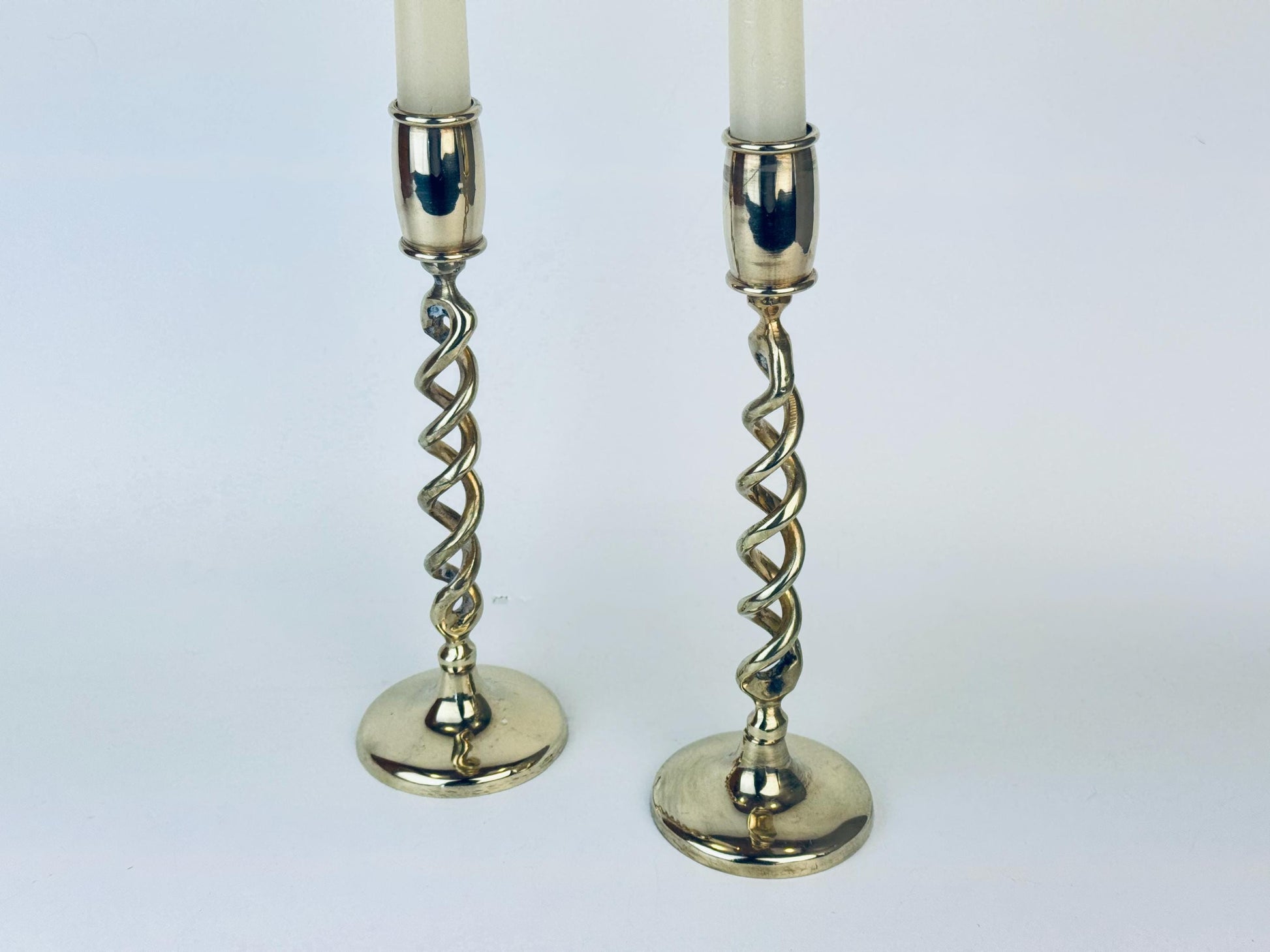 Product image for 'vintage peerage england brass barley twist candlesticks mid century elegance set of 2' (view bab2d4)
