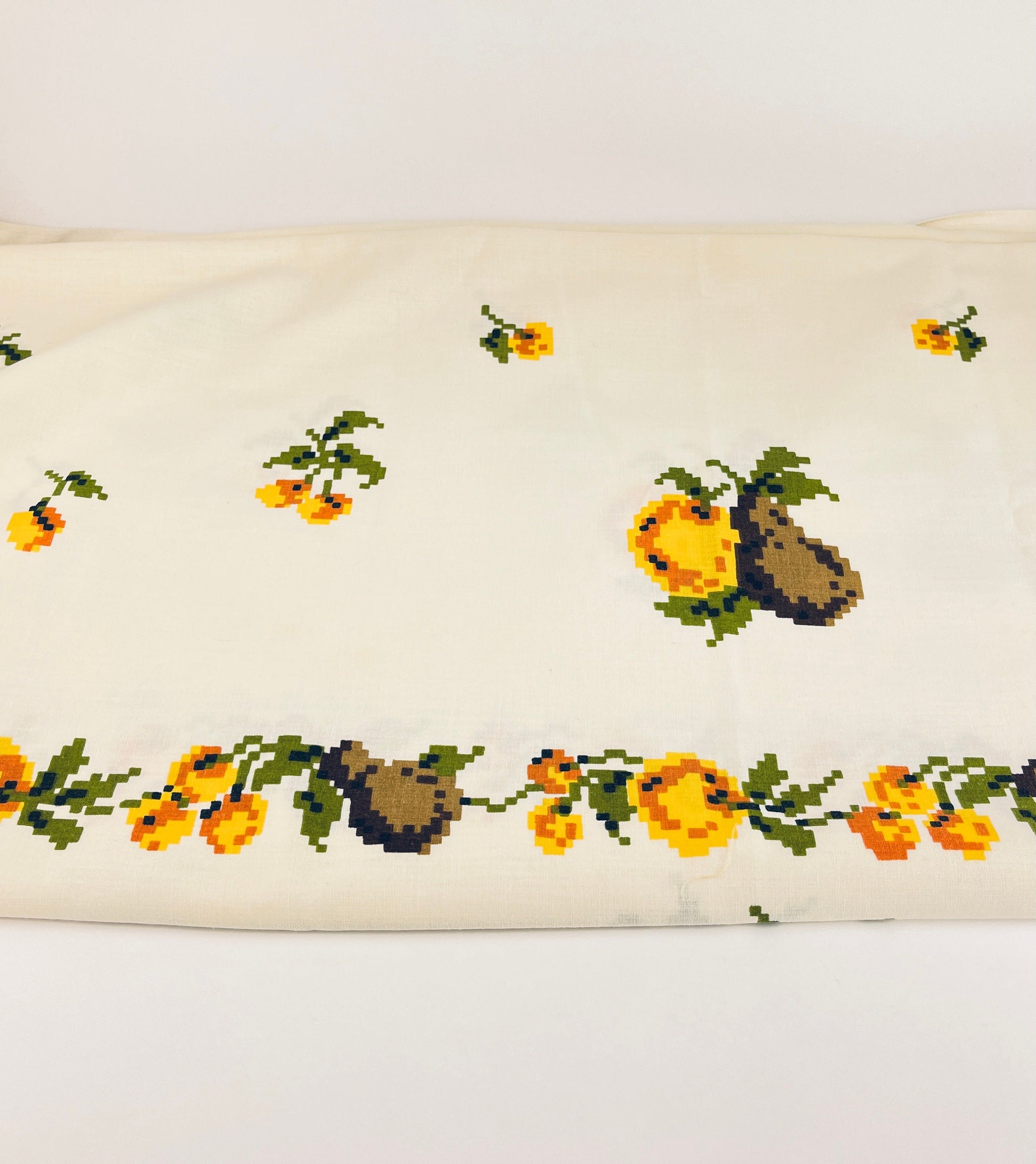 Product image for 'vintage 1960s pixel fruit tablecloth tropical retro kitchen linen' (view 874b28)