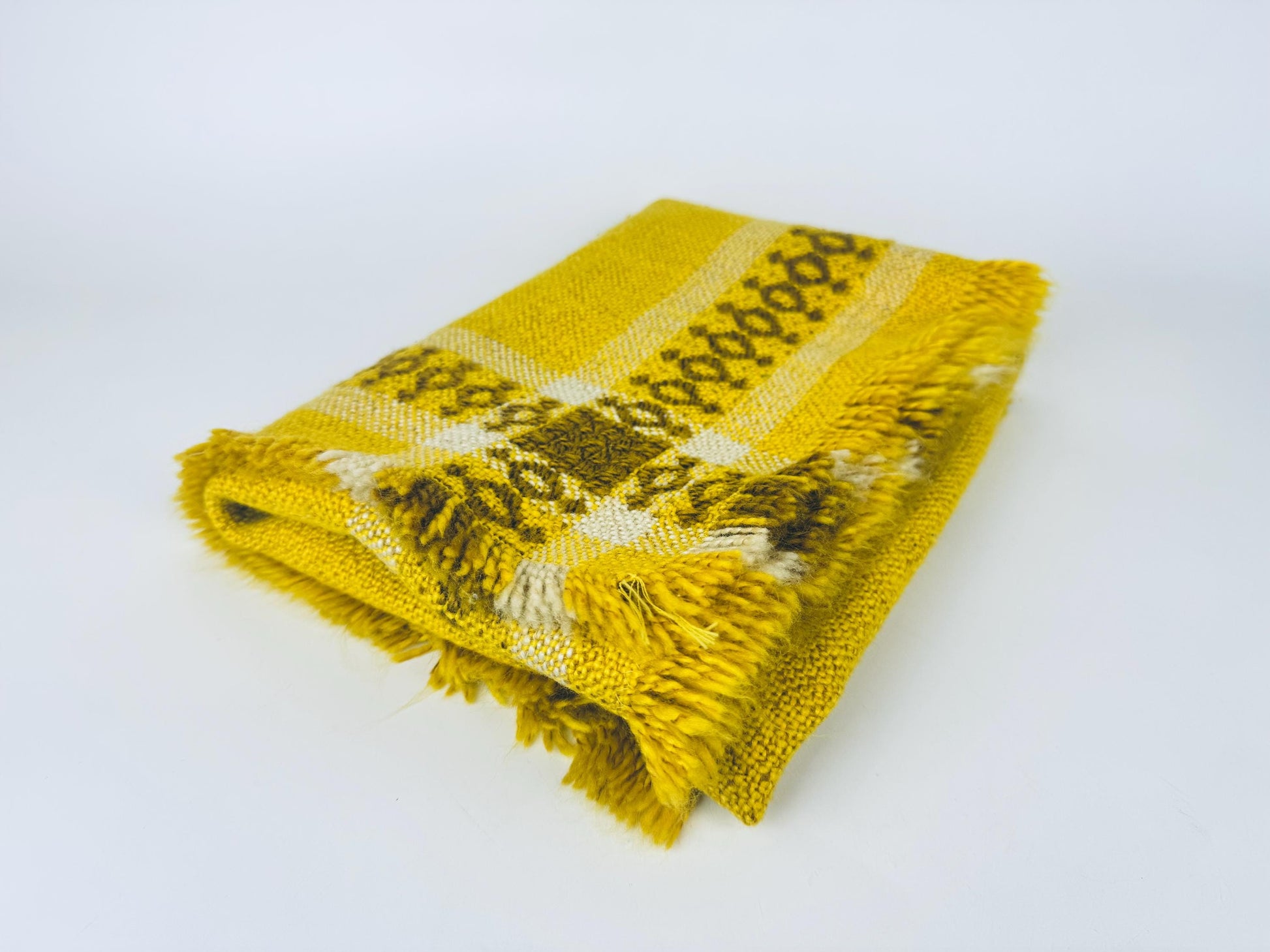 Product image for 'vintage embroidered bright yellow brown white geometric pattern fringe square table cloth' (view 5b9f8f)