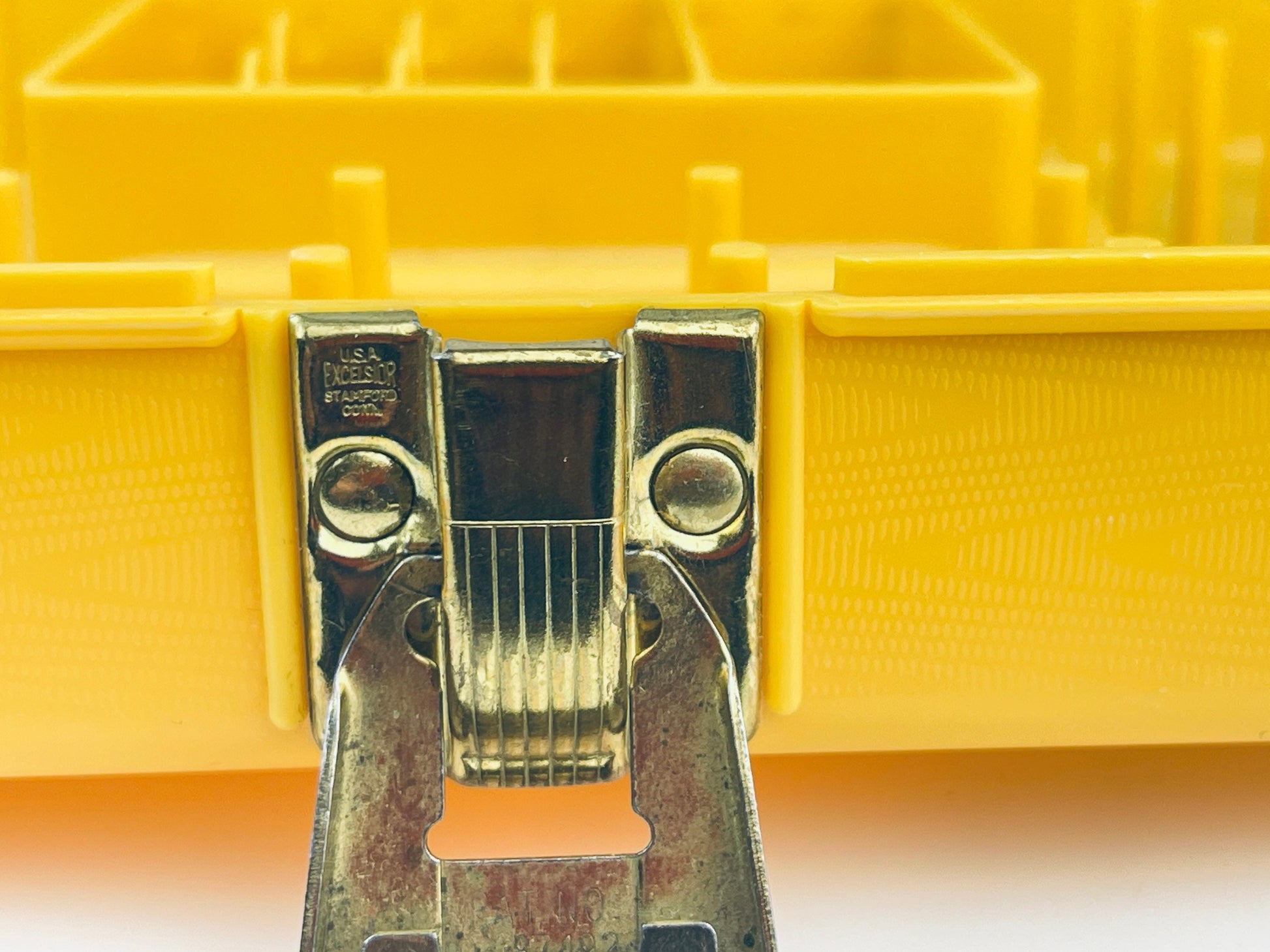 Product image for 'vintage wilson wil hold sewing box yellow gold swirl pattern with plastic organizers handle' (view 16ffca)