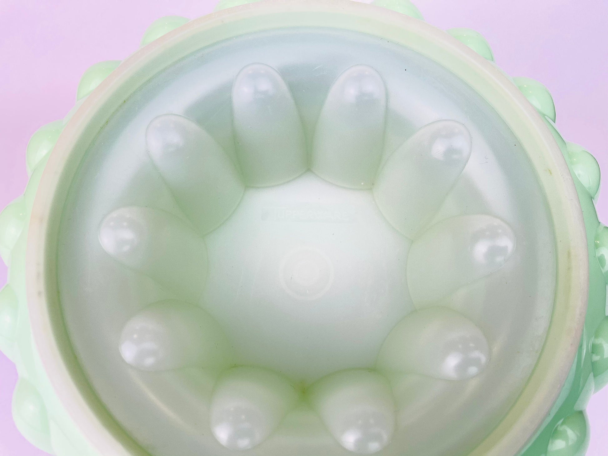 Product image for 'vintage tupperware jello mould lime green clear' (view 1c6d0f)
