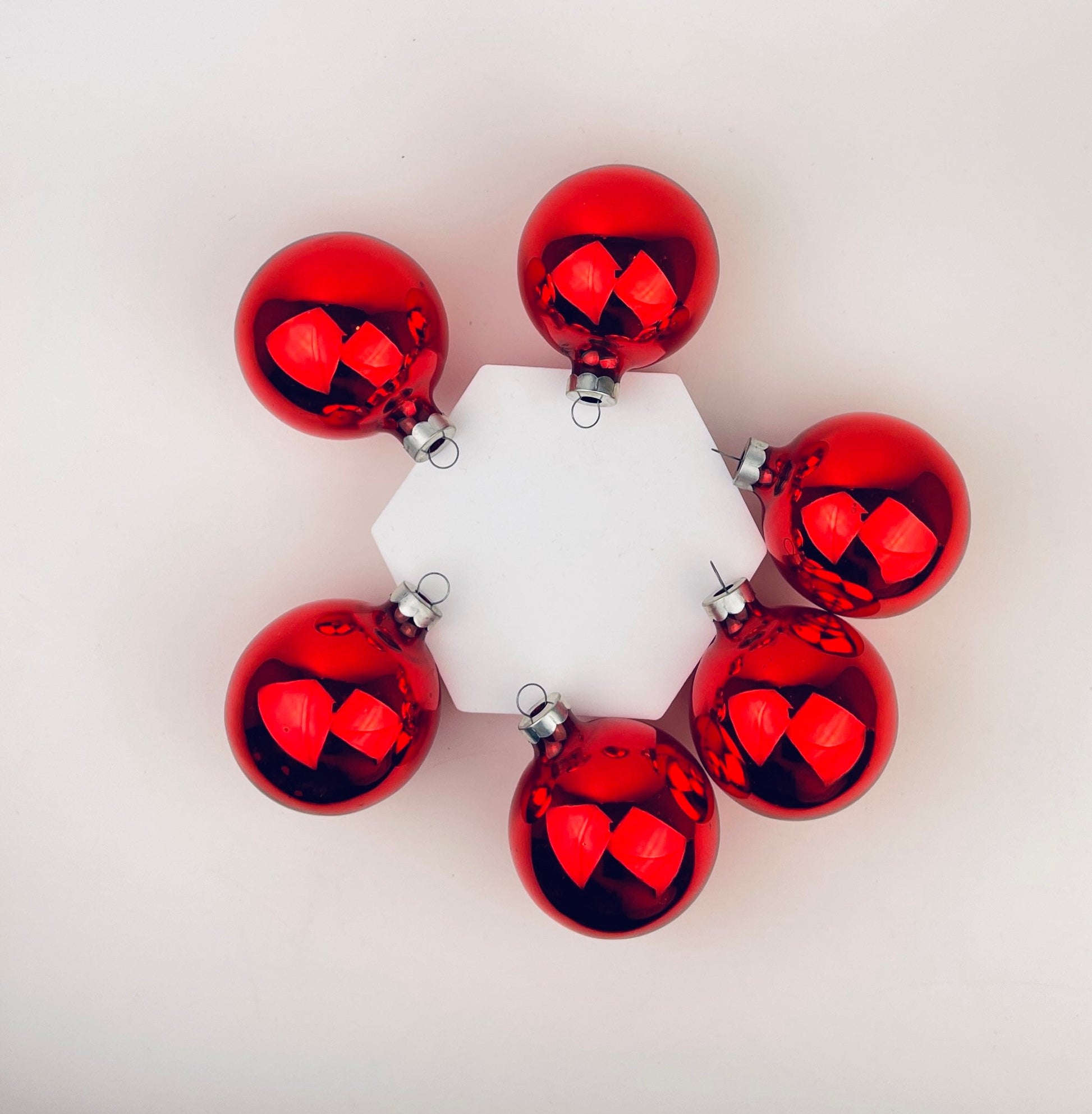 Product image for 'vintage shiny red glass christmas tree ornaments set of six 6 made in canada by doubl glo noma' (view 4a7fe4)