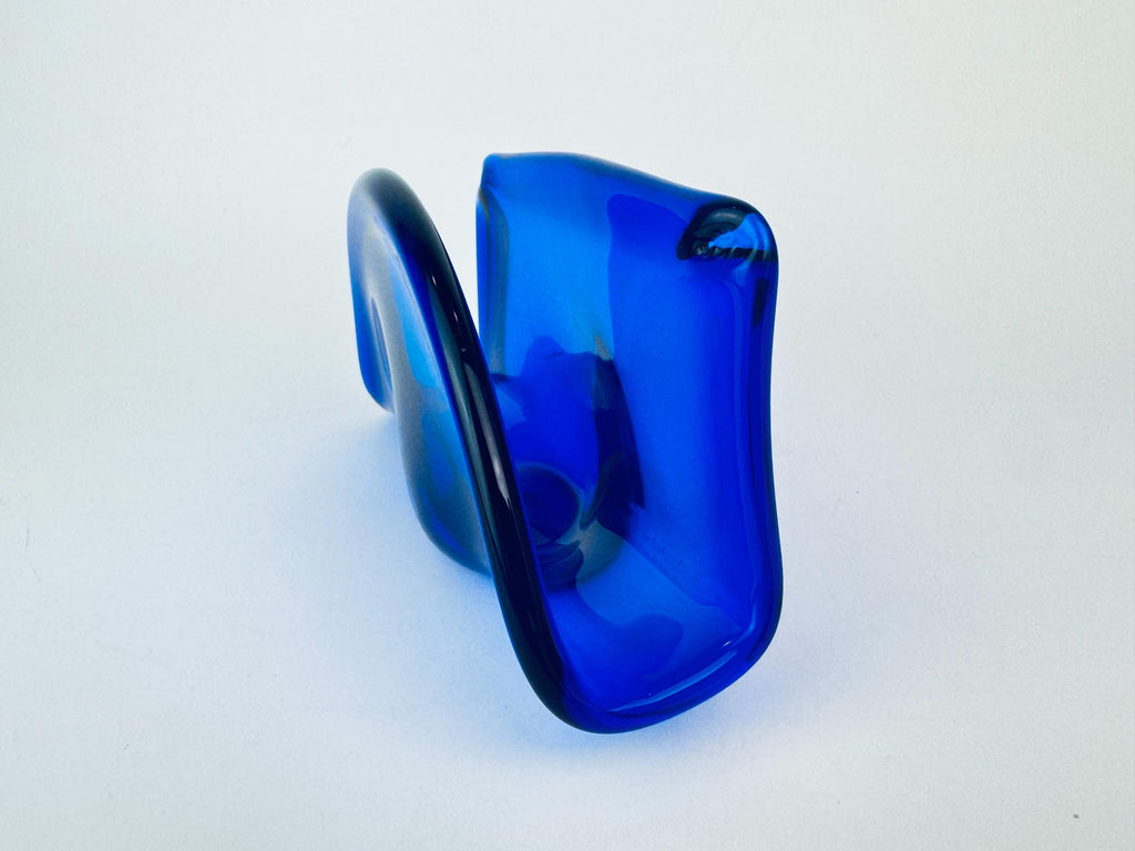 Product image for 'vintage cobalt blue art glass napkin holder hand made in italy by white cristal' (view 12f7c5)