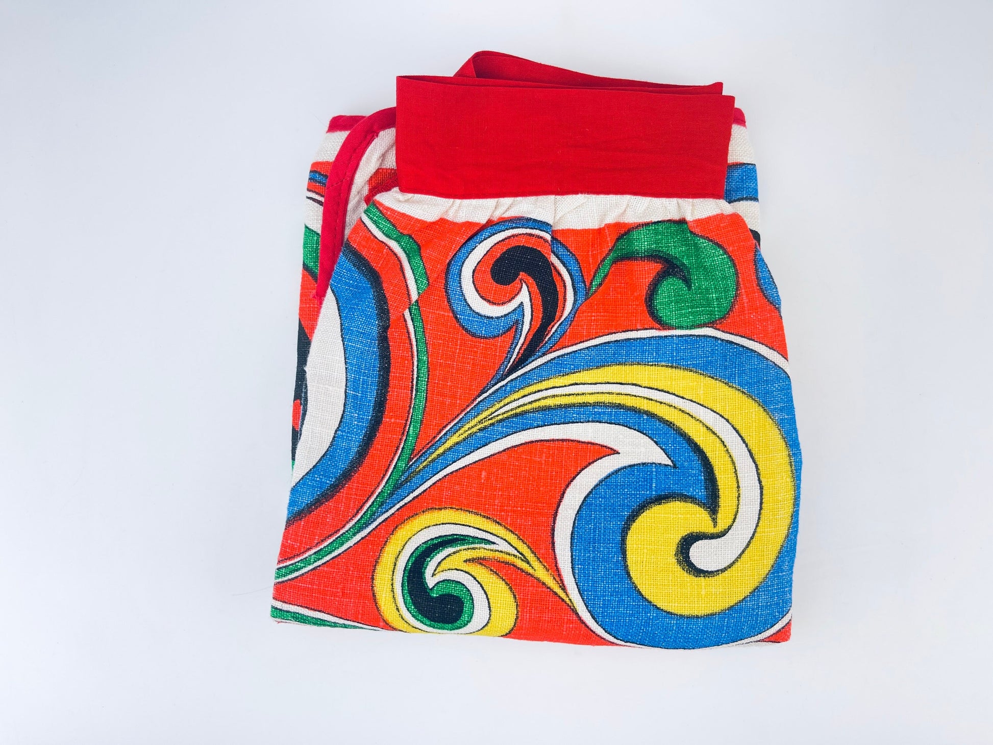 Product image for 'vintage paisley linen waist apron red strings' (view c612f9)