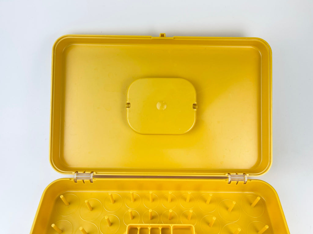 Product image for 'vintage wilson wil hold sewing box yellow gold swirl pattern with plastic organizers handle' (view 3da7c4)