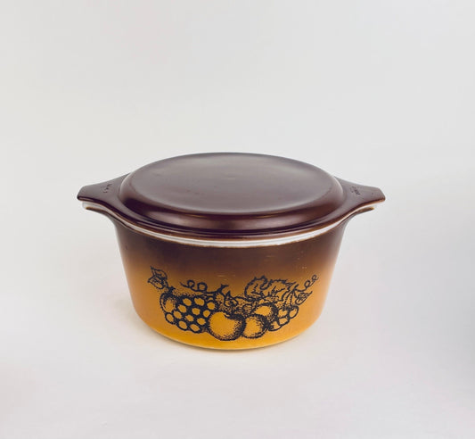 Product image for 'vintag old orchard pyrex lidded casserole dish 473 1 qt or 1 l' (view 279e62)