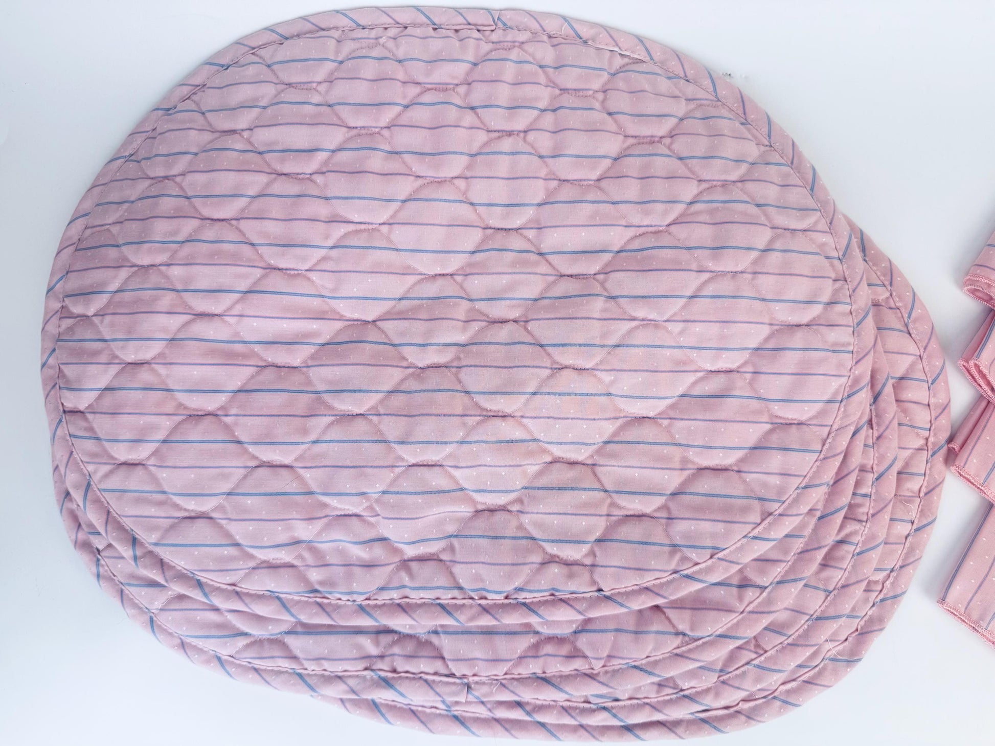Product image for 'vintage oval 90s pink purple quilted place mats napkin set set of four 4' (view 3ddc2d)