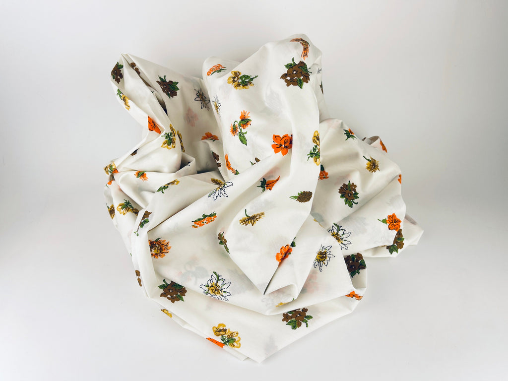 Product image for 'vintage white orange brown floral polyester fabric material 45 x 126' (view f2dce0)