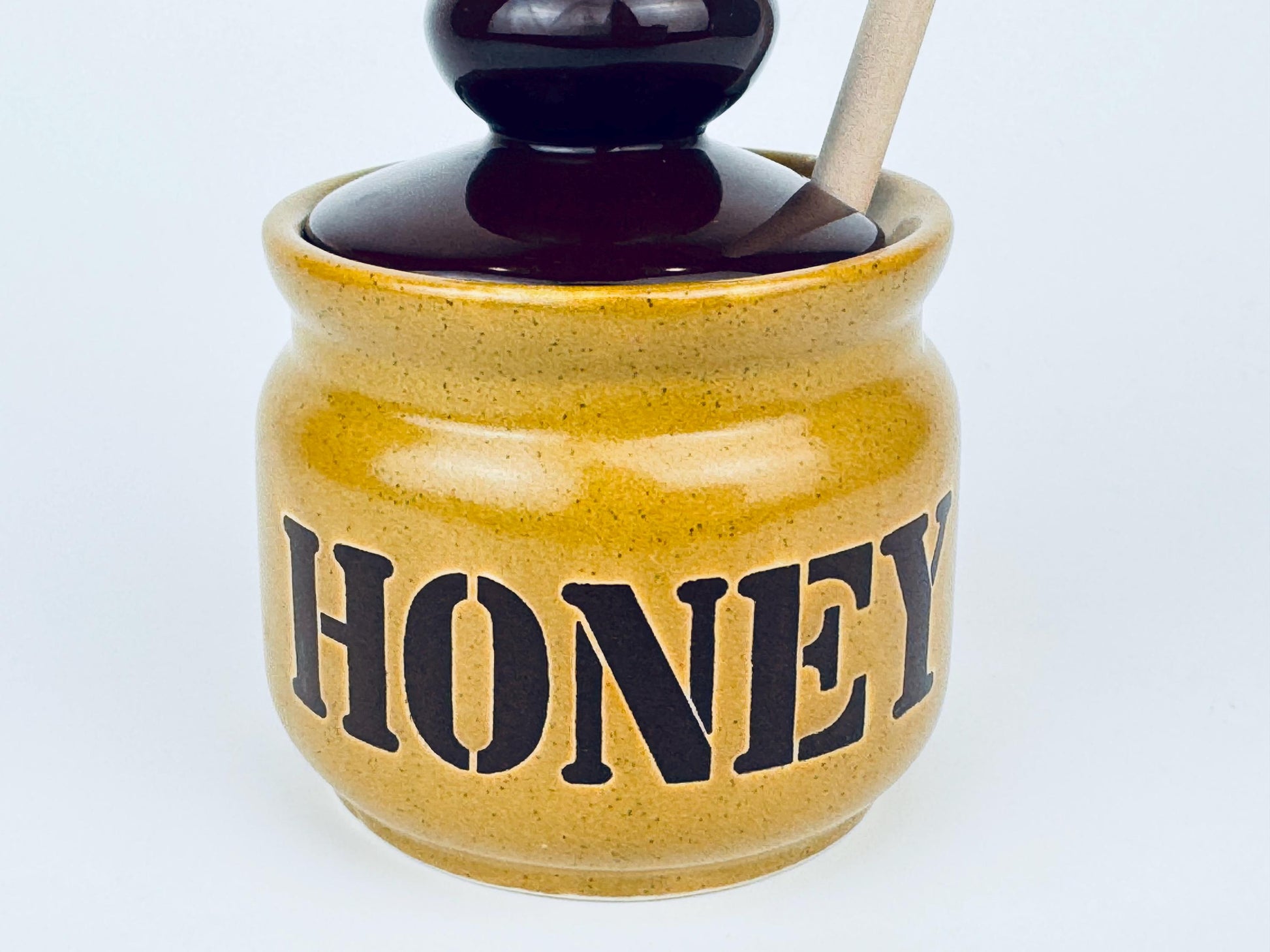Product image for 'vintage glazed ceramic honey jar with wooden dipper made in japan' (view dea7a4)