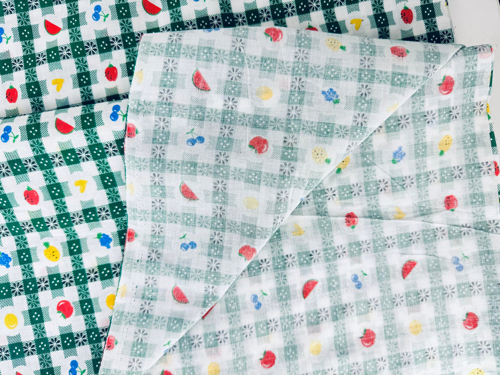 Product image for 'vintage green plaid fruit fabric 40 x 130' (view 7bb3b4)