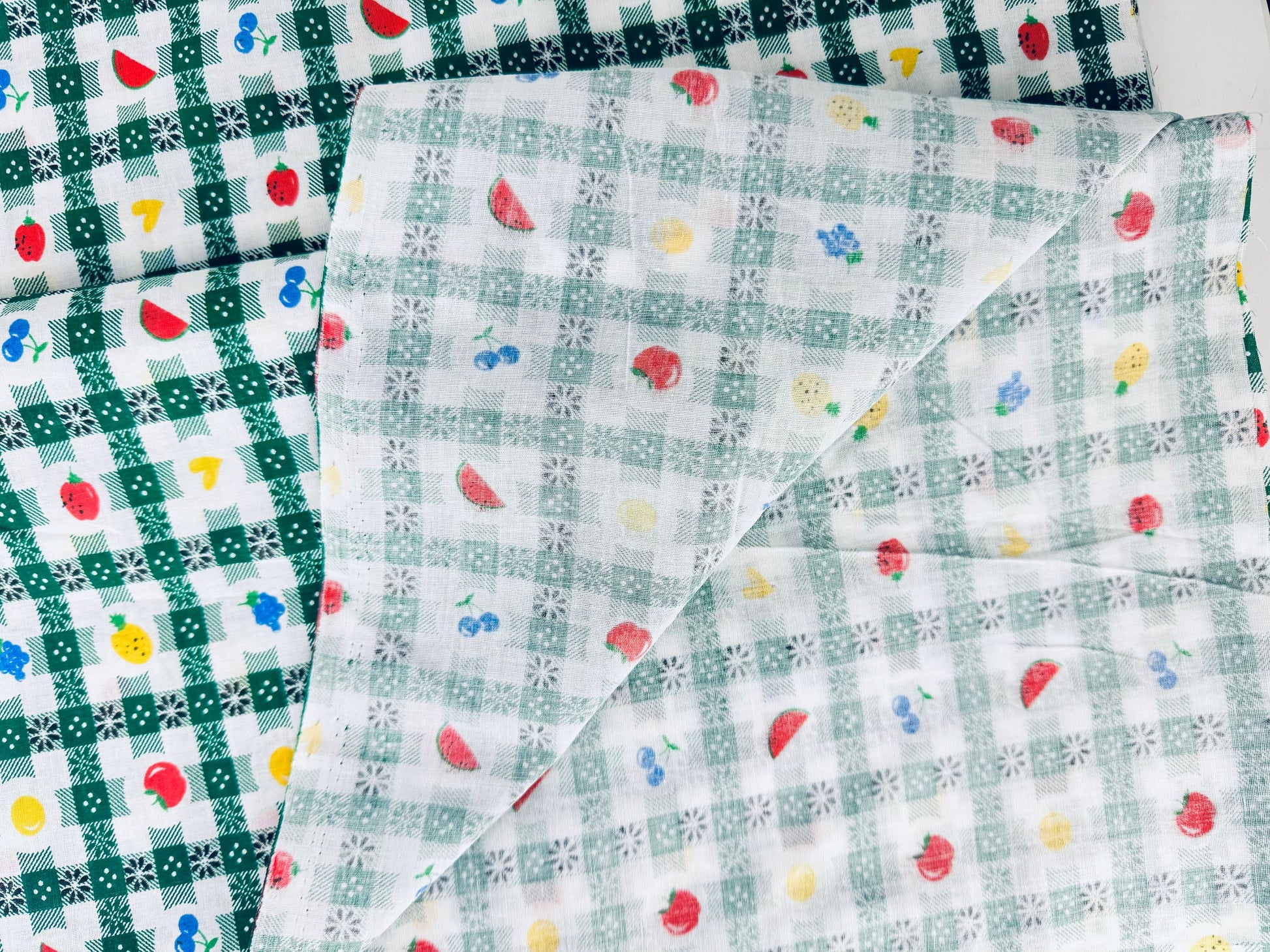 Product image for 'vintage green plaid fruit fabric 40 x 130' (view 7bb3b4)