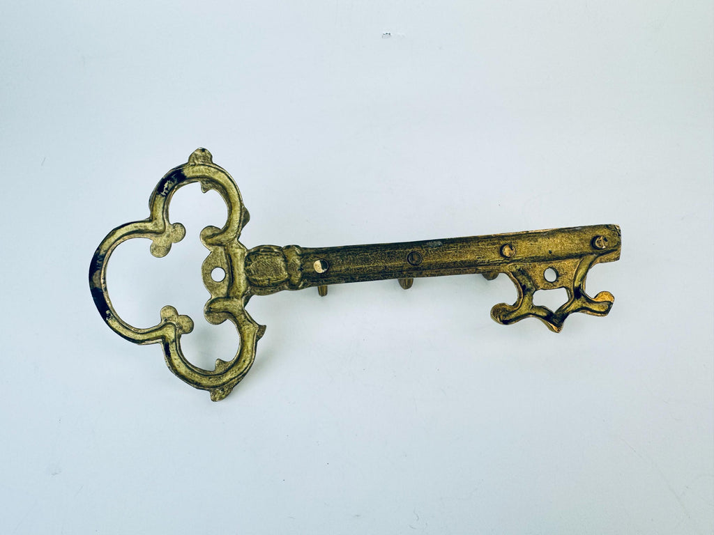 Product image for 'vintage brass skeleton key wall hook with four hooks' (view f8fabe)