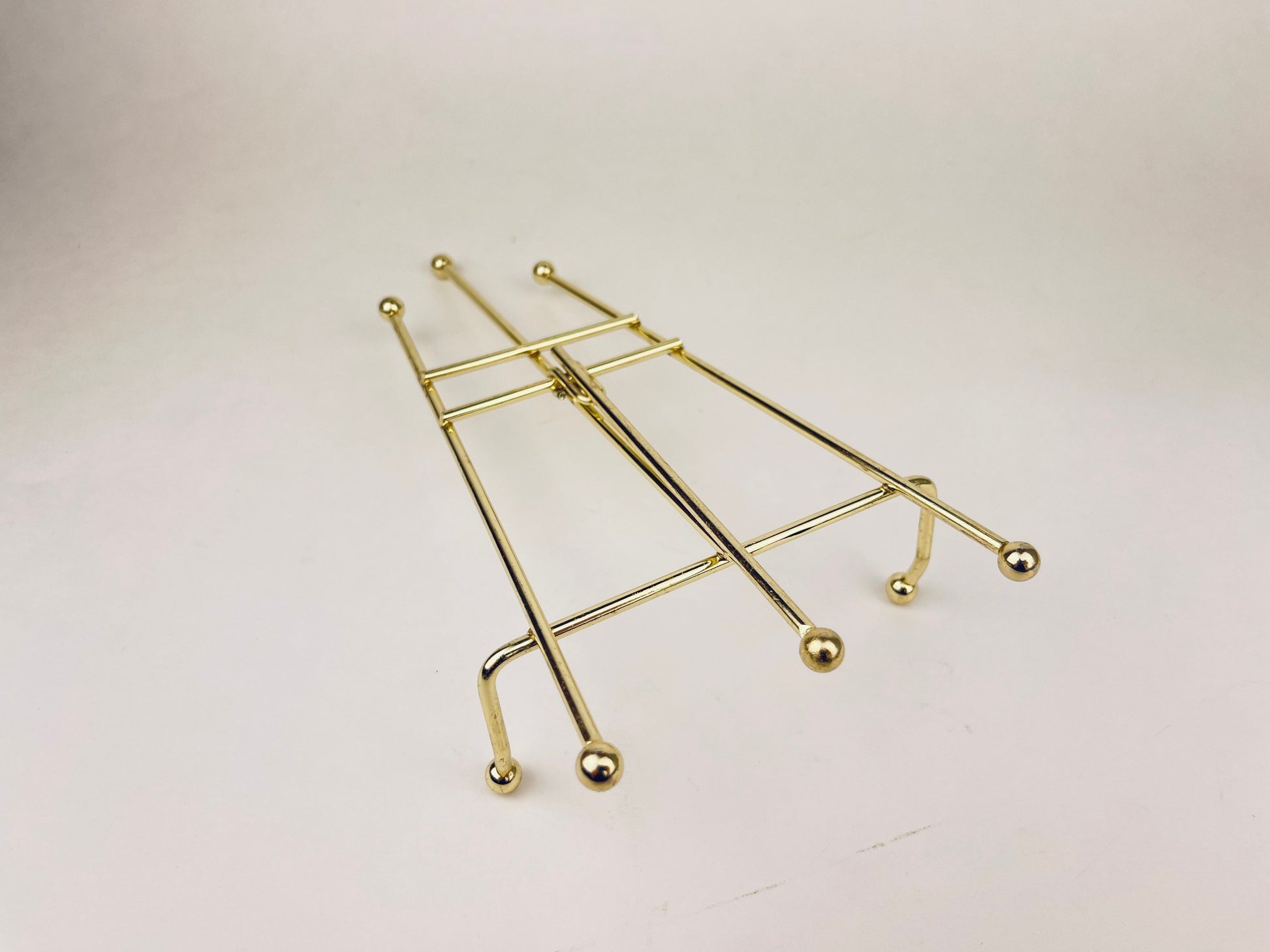 Product image for 'vintage gold collapsible small easel picture sheet music holder' (view c2fd81)