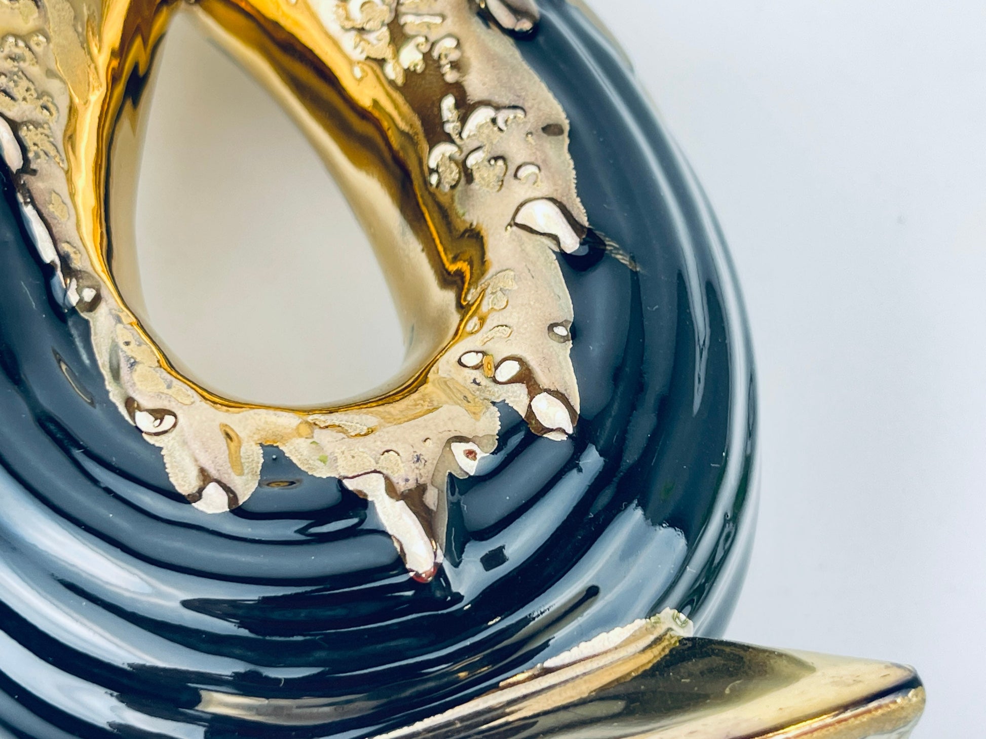 Product image for 'vintage savoy weeping 24 kt gold lovers twist dual bud vase made in usa' (view 8b6104)