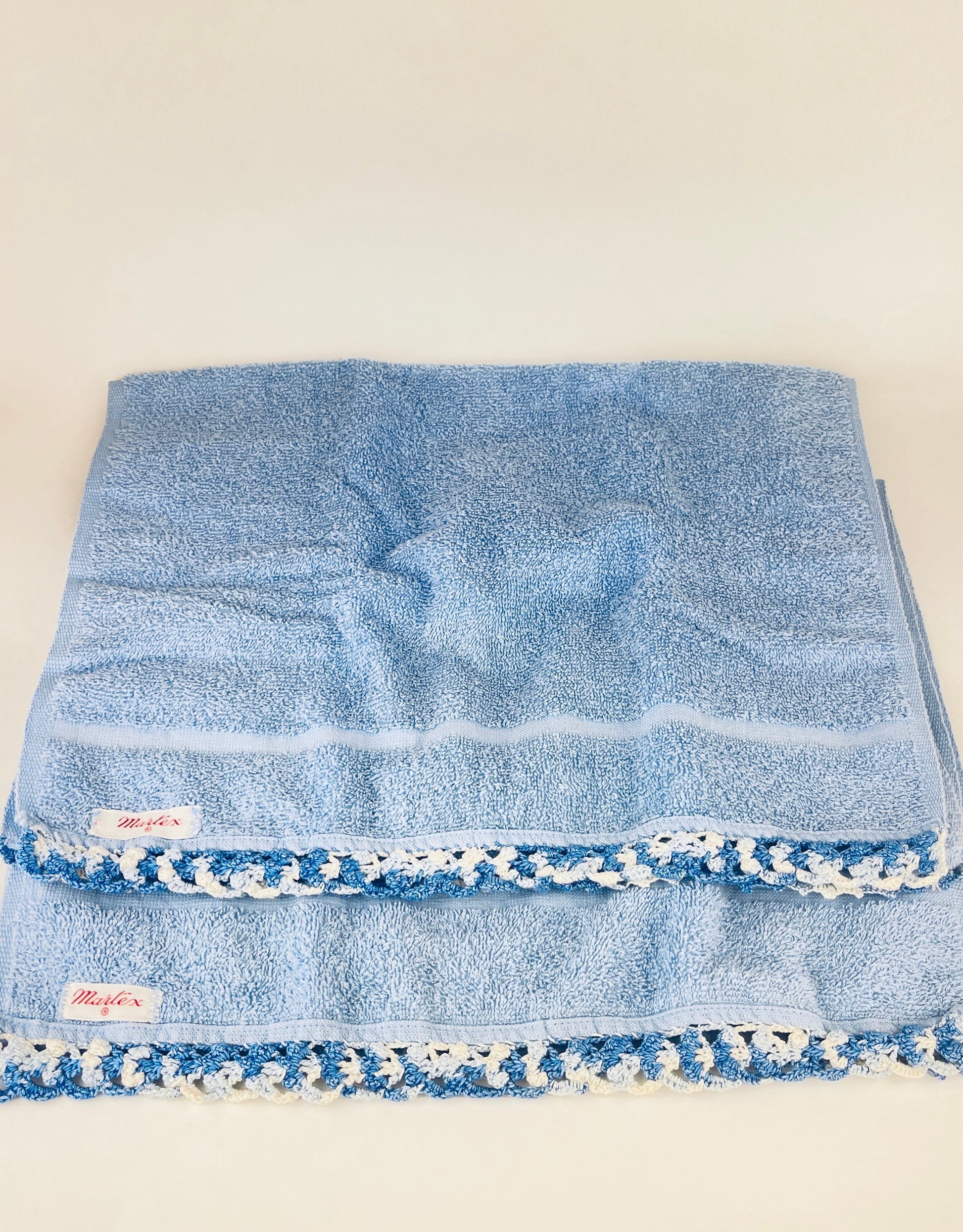 Product image for 'vintage martex light blue cotton hand bath towel set crochet trim usa made set of 3' (view b40623)