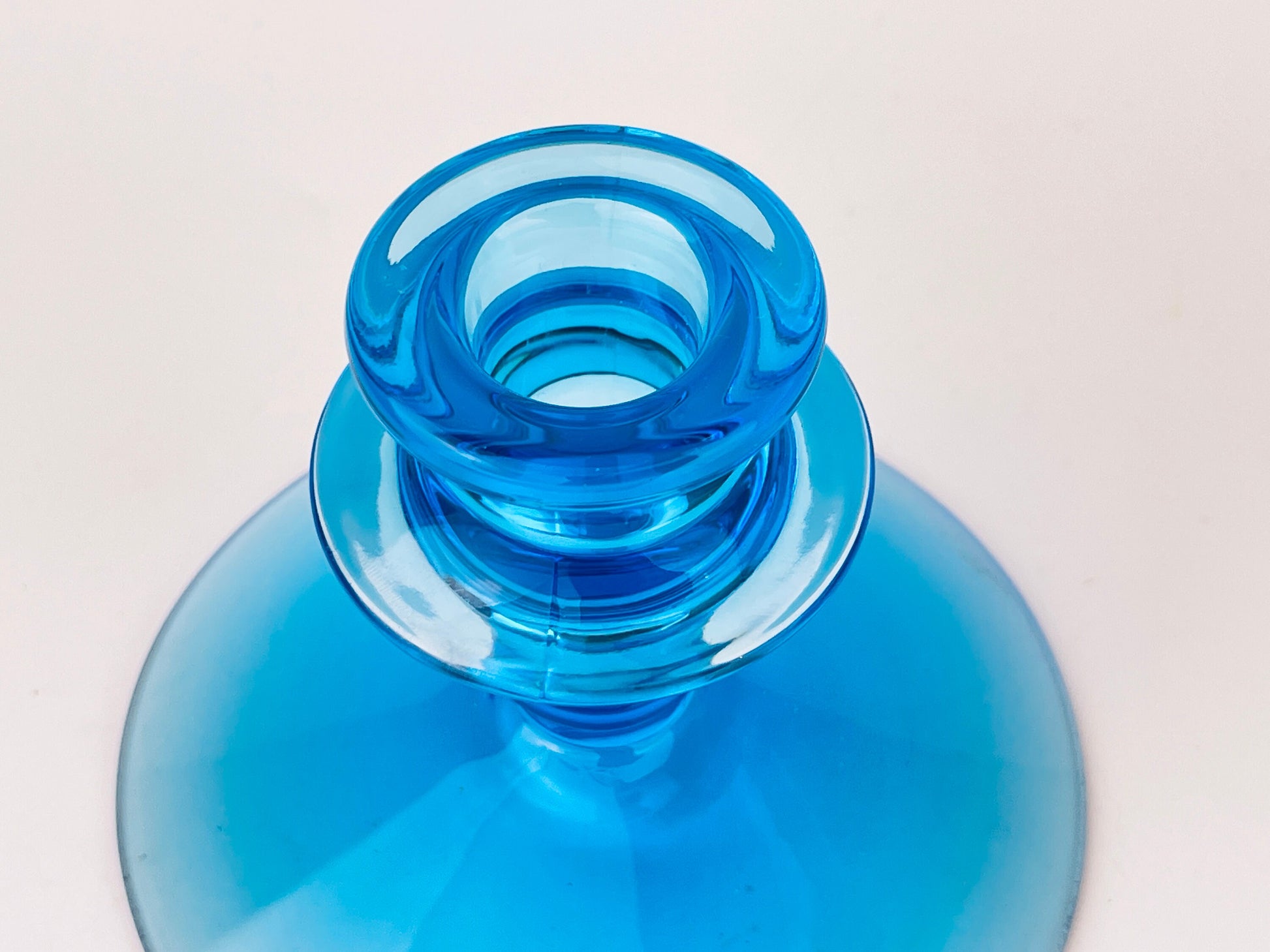 Product image for 'vintage fostoria electric blue glass candlestick holder' (view 0c40d9)