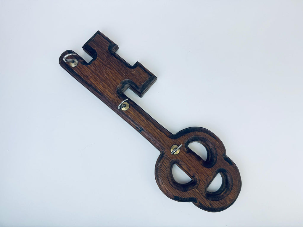 Product image for 'vintage wooden old skeleton key holder wall mounted three metal hooks' (view 6ed86b)