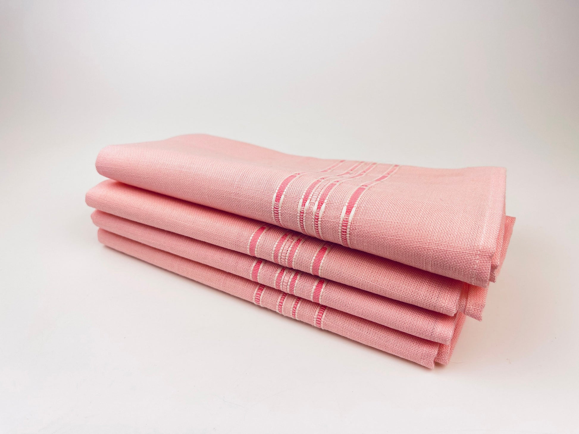 Product image for 'vintage sears roebuck co pink white square placemats set of four 4 harmony house made new old stock nos' (view 98917a)