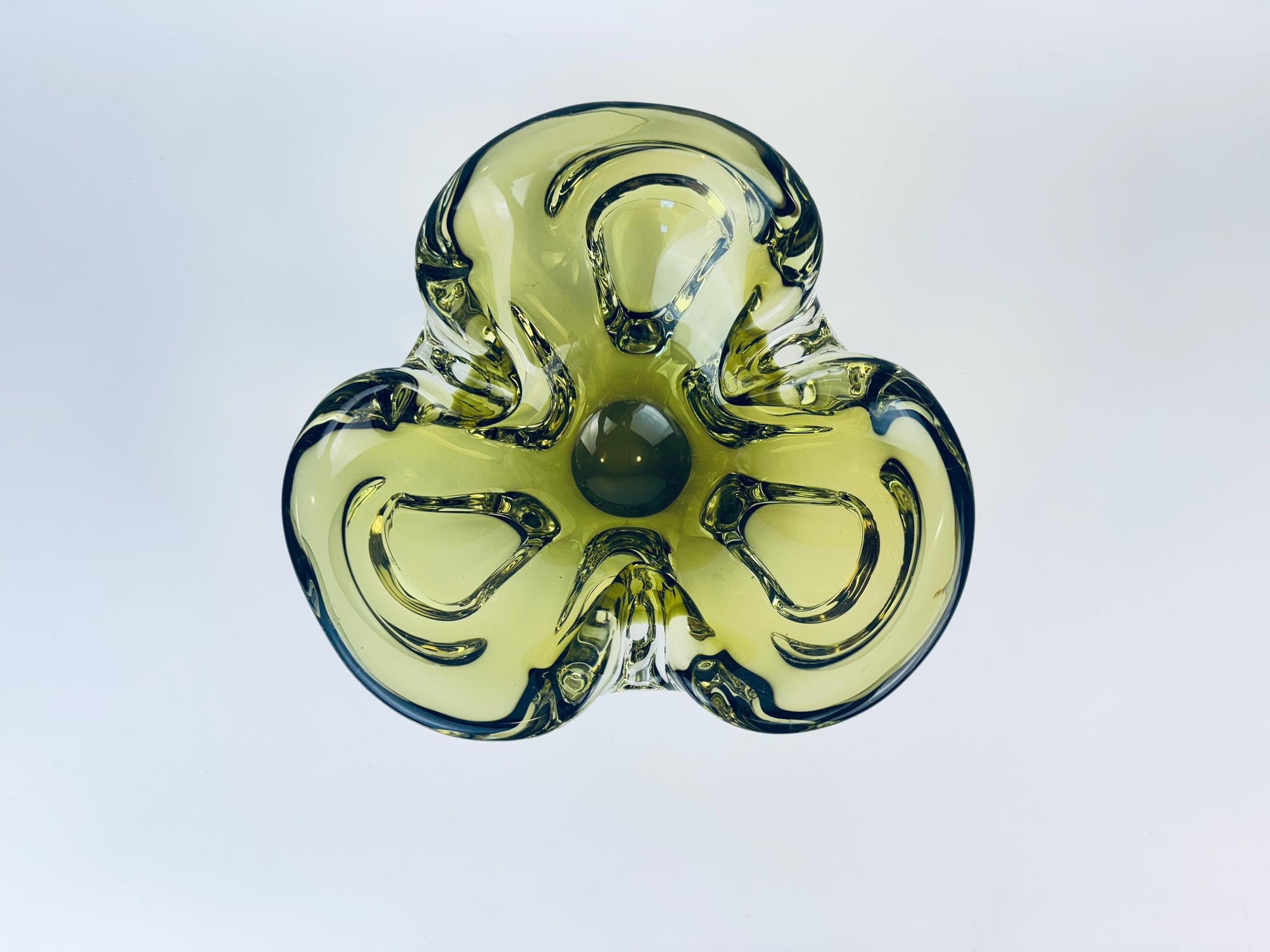 Product image for 'vintage olive green chalet glass ashtray bowl made in canada' (view 73dbd5)
