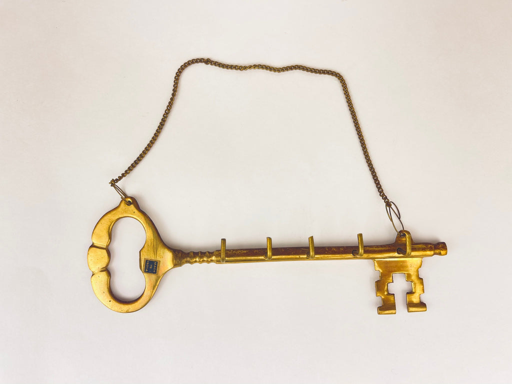 Product image for 'vintage wall mounted brass skeleton key holder four hooks' (view 8a29b2)