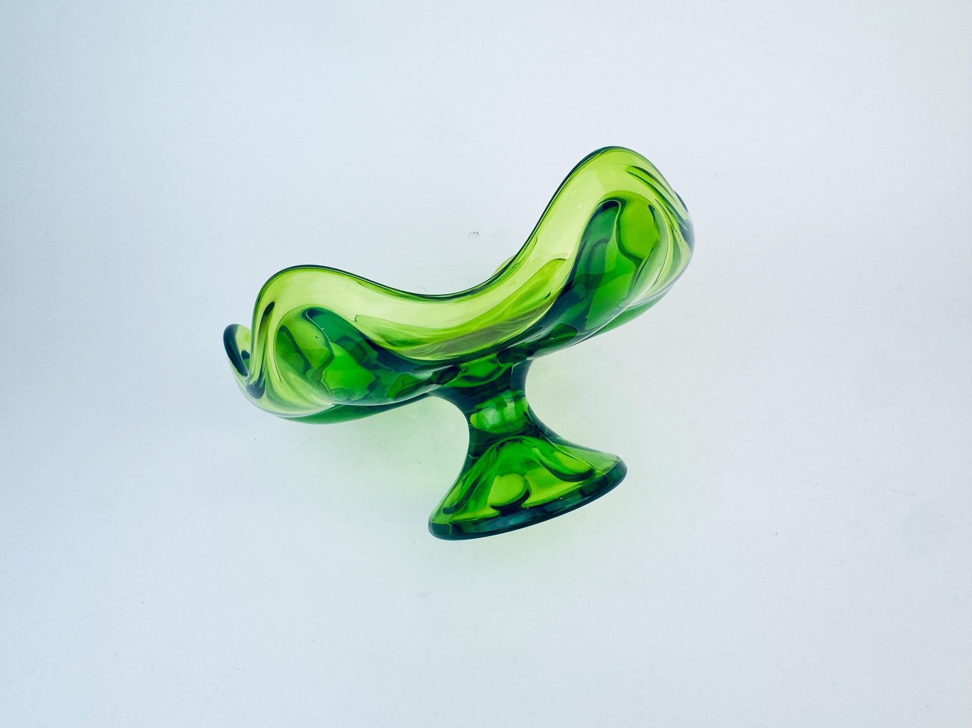 Product image for 'vintage viking epic glass green six petal crimped compote mid century modern art glass bowl' (view a37fb0)