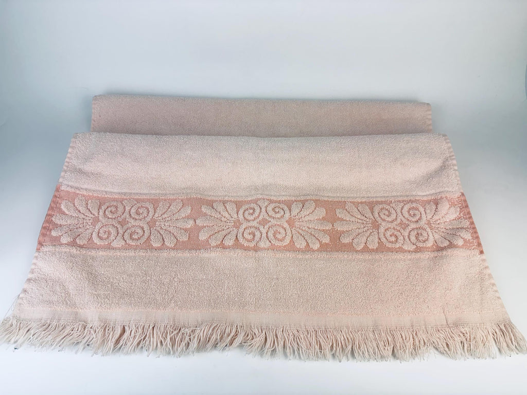 Product image for 'vintage cannon santa cruz dusty rose fringe bath towel made in usa cotton polyester blend' (view 74ba3e)