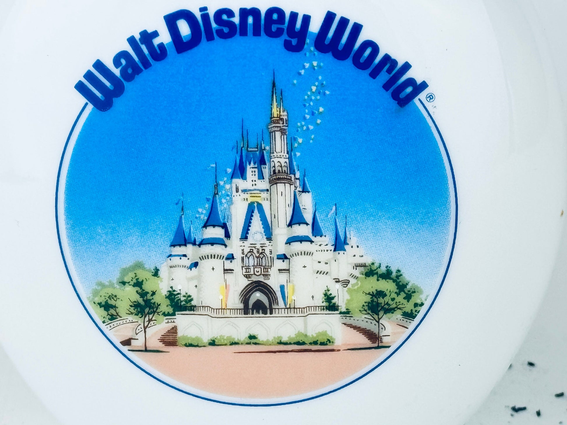 Product image for 'vintage walt disney world ceramic bud vase cinderellas castle design made in japan vintage souvenir' (view 9be4eb)