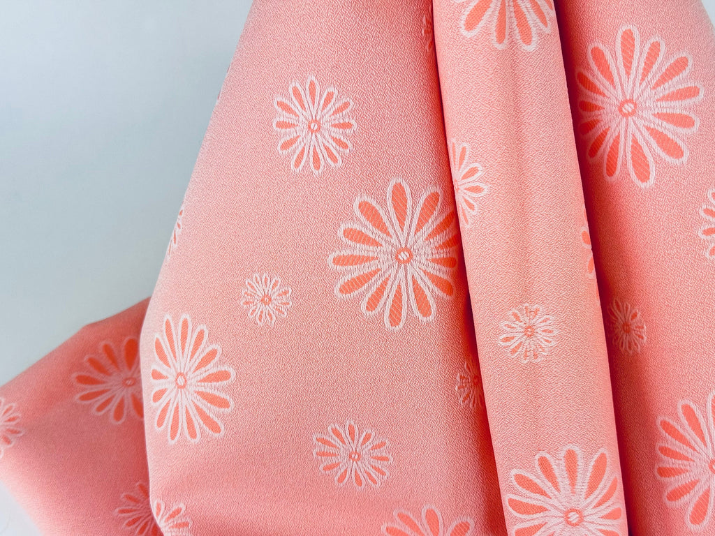 Product image for 'vintage 1960s pink white floral print polyester fabric material 44 x 68' (view 661186)