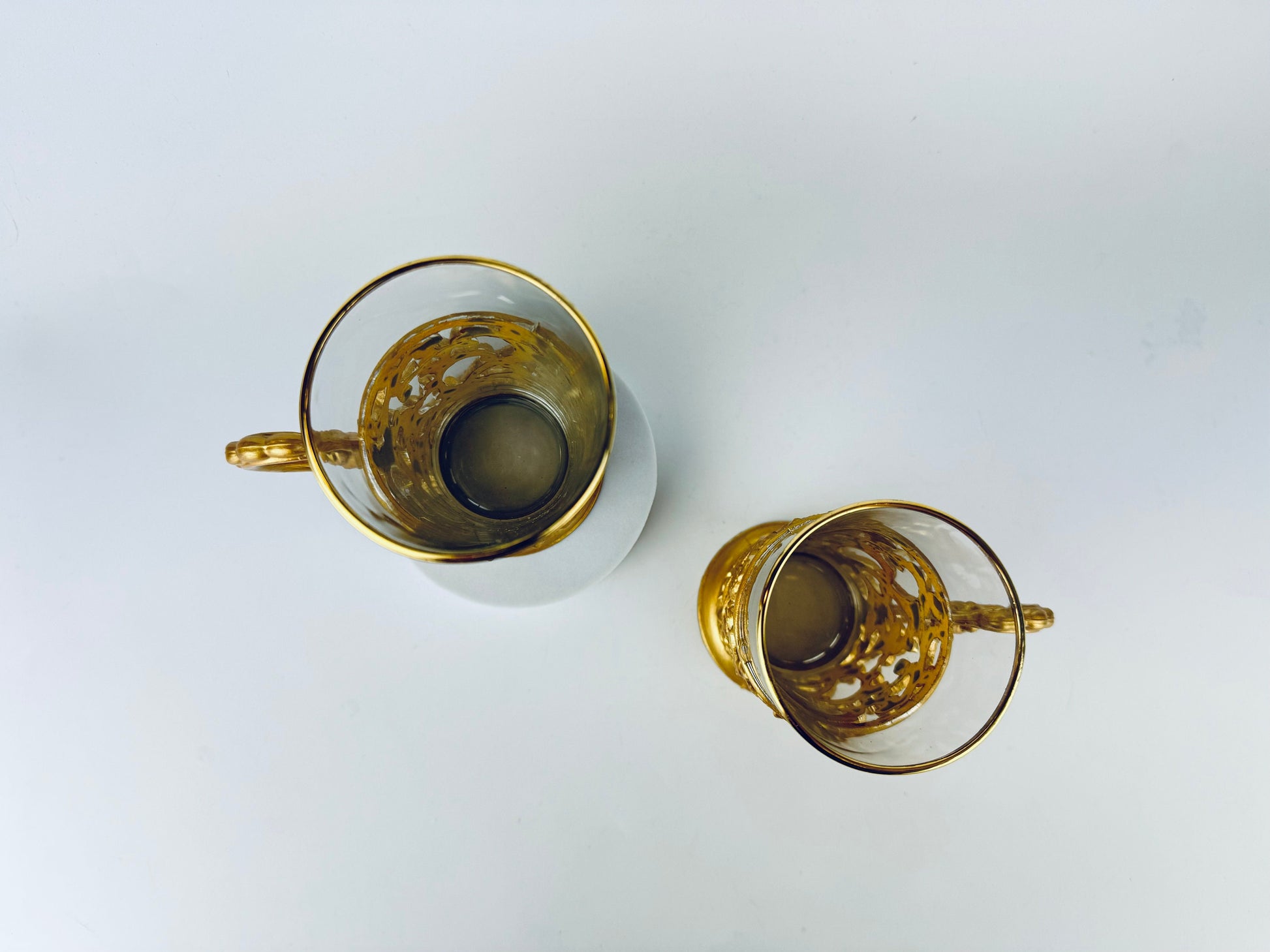 Product image for 'vintage ornate gold gilt hand painted handled glasses set of two 2 made in italy' (view 9f1e05)