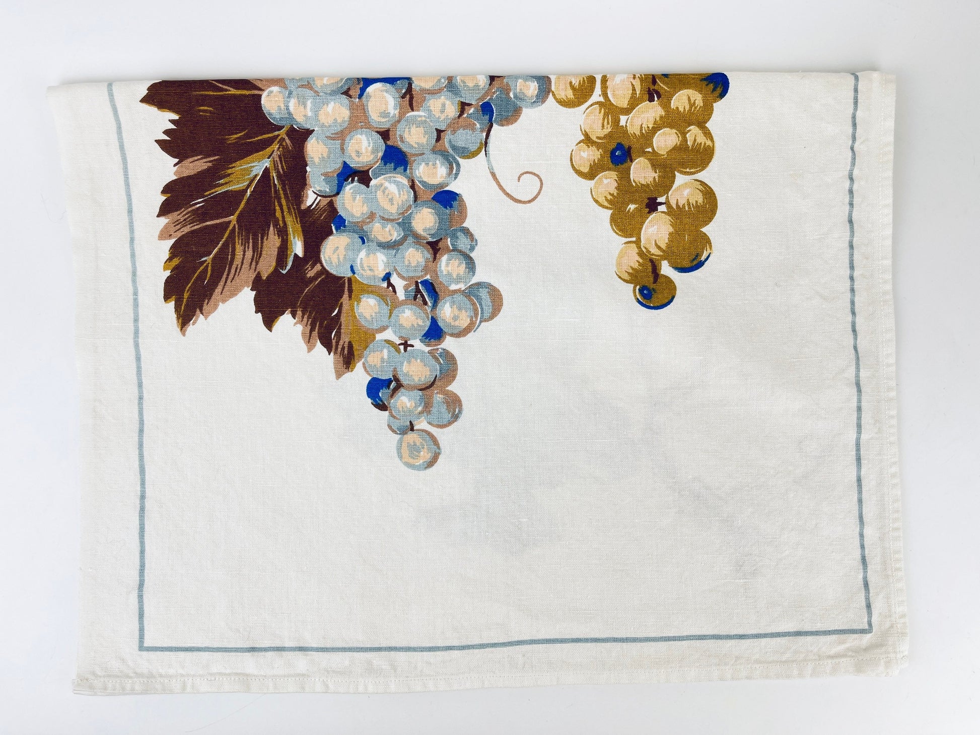 Product image for 'vintage wine grape cluster cotton linen tea towel kitchen towel' (view 3afaa0)