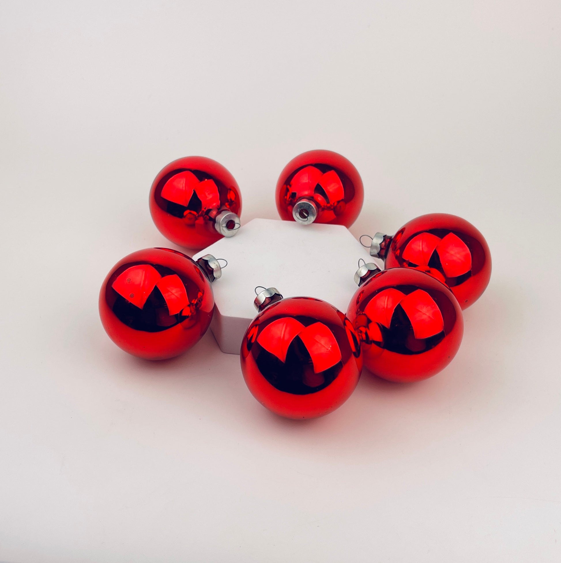 Product image for 'vintage shiny red glass christmas tree ornaments set of six 6 made in canada by doubl glo noma' (view 35213c)