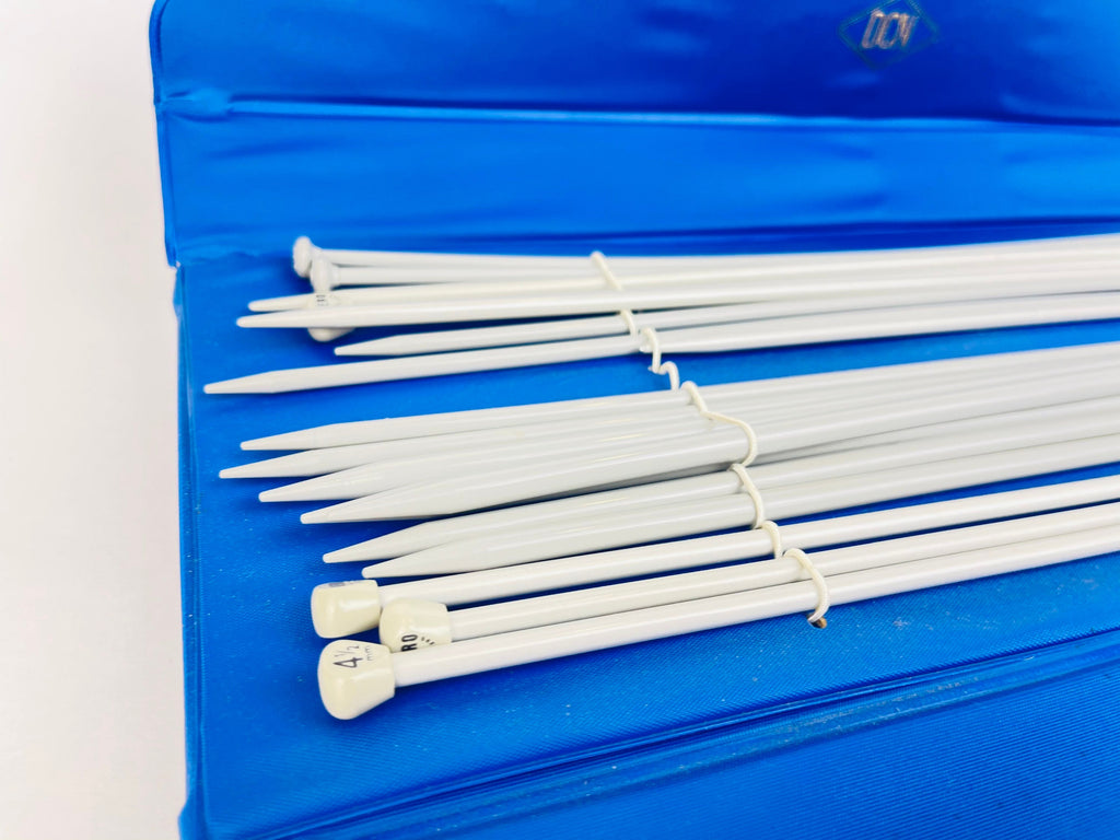 Product image for 'vintage latch knitting needle kit dcn perfecto bright blue pleather brass looking includes variety needle sizes' (view 6872a8)