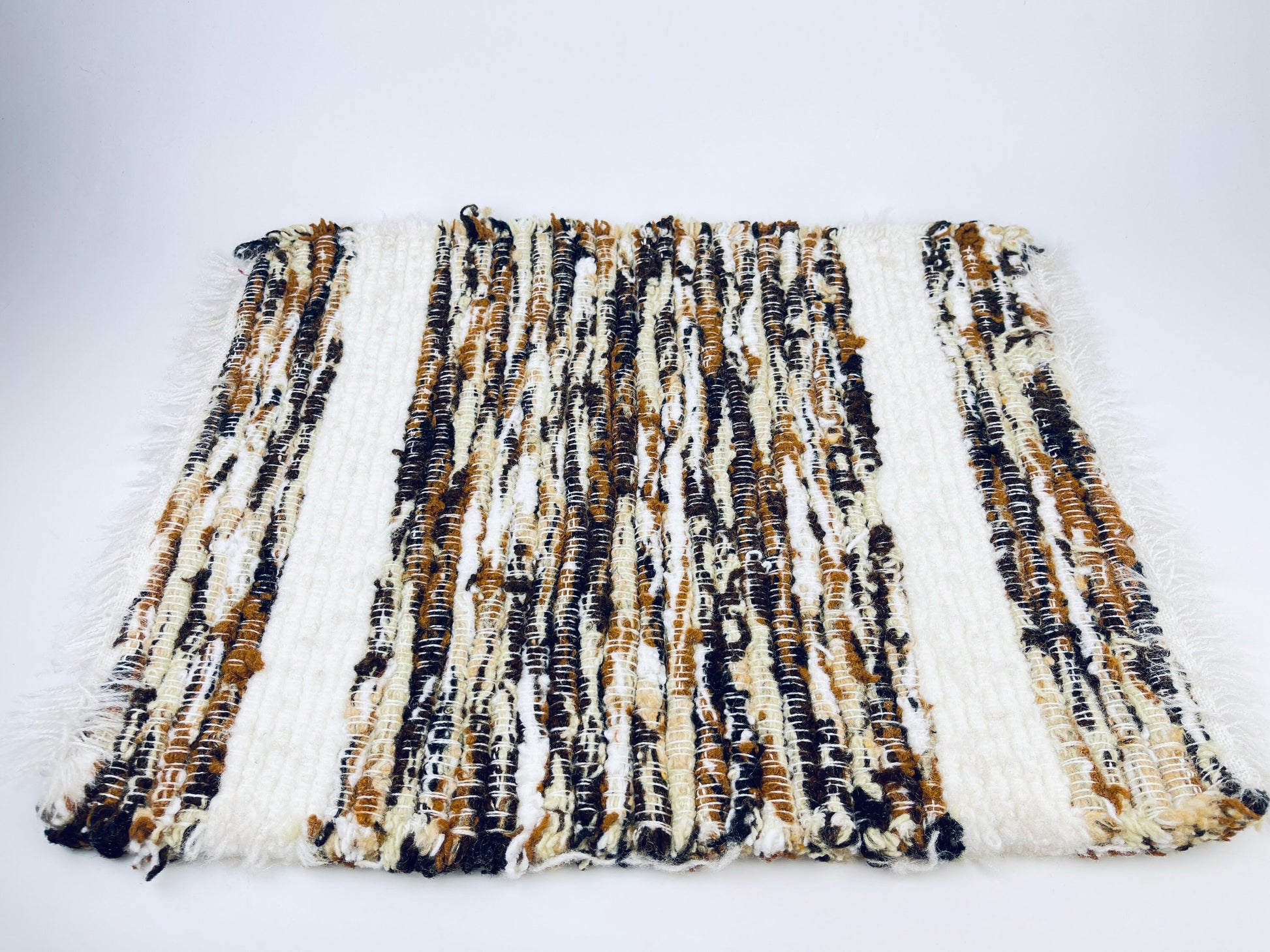Product image for 'vintage brown white fringe style place mats set of four 4' (view e918d6)